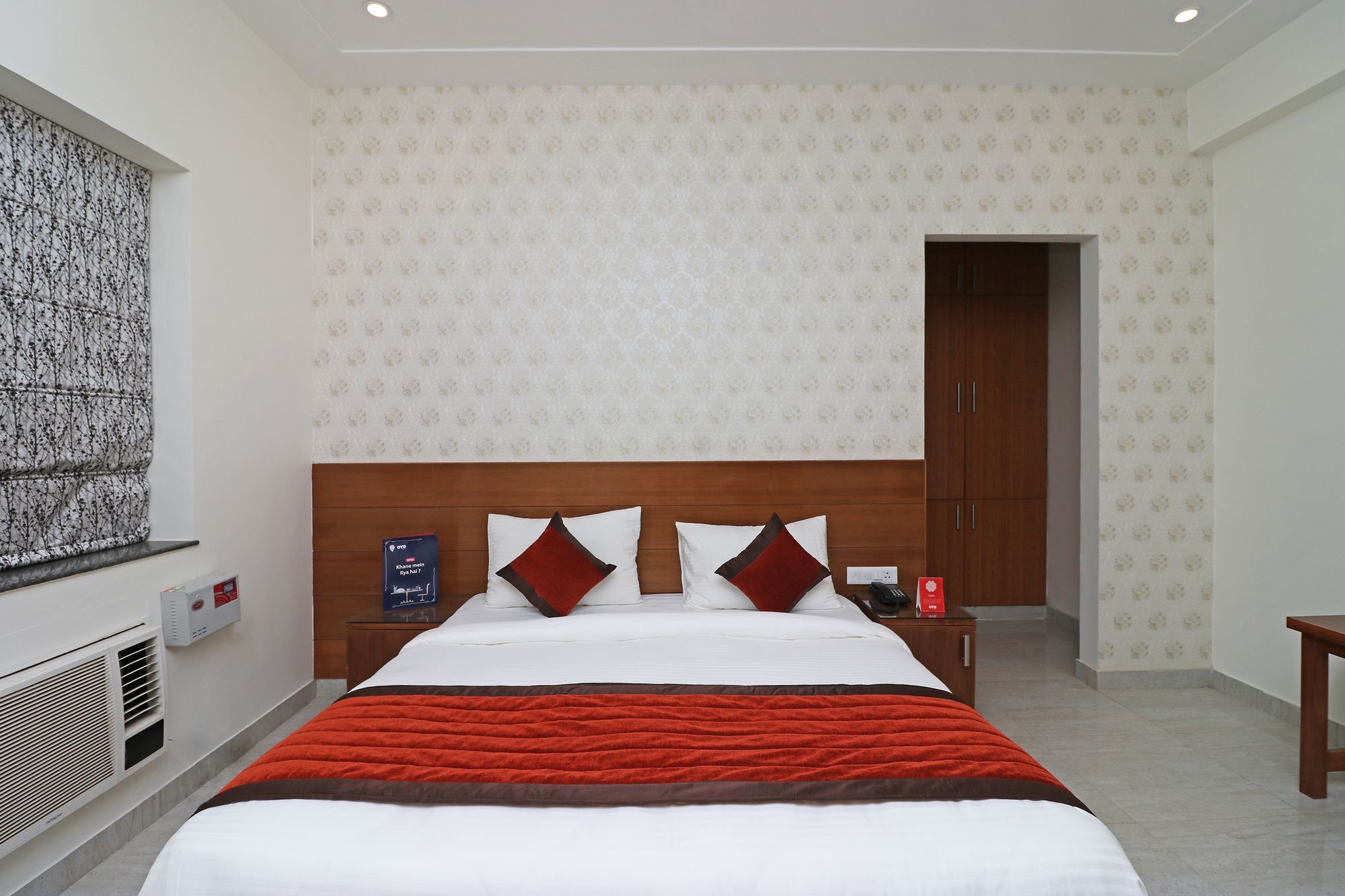 Hotel Oyo 10200 The Aroma Residency 2*