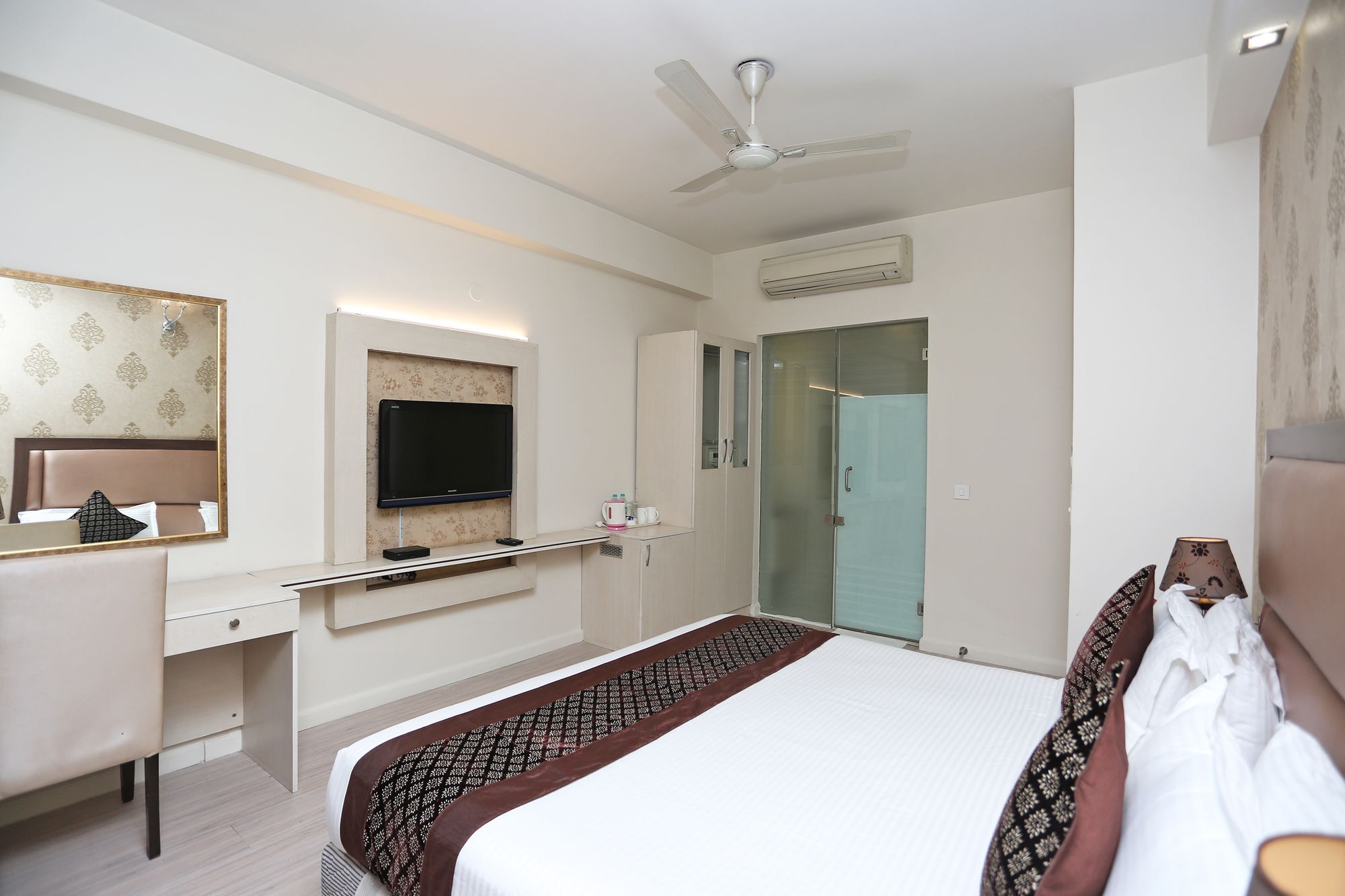 Hotel Oyo 10965 Emblem Gurgaon