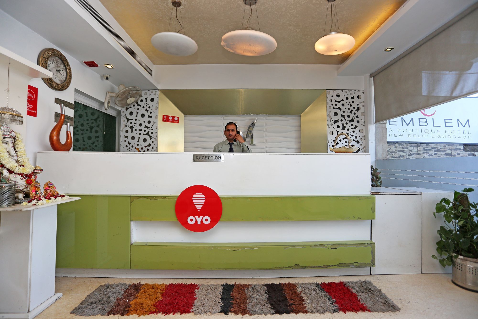 Hotel Oyo 10965 Emblem 3*