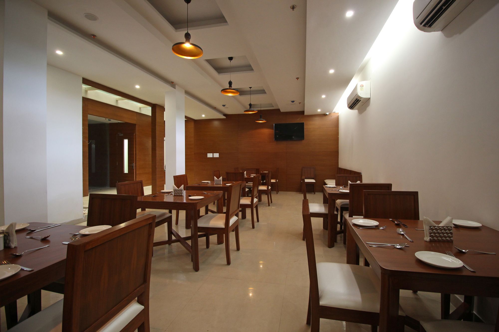 Oyo 6135 The Motif Gurgaon