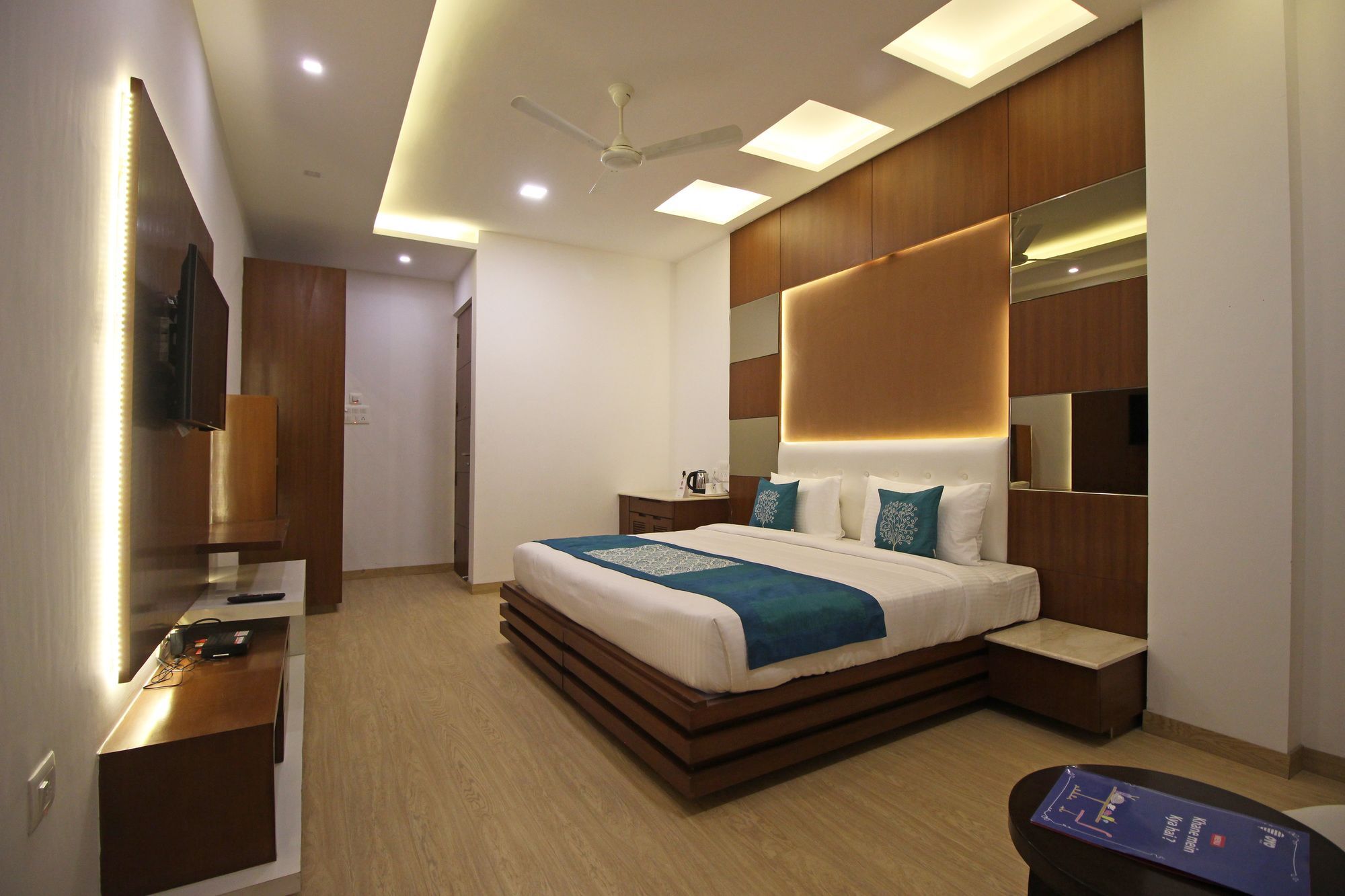 Oyo 6135 The Motif Gurgaon