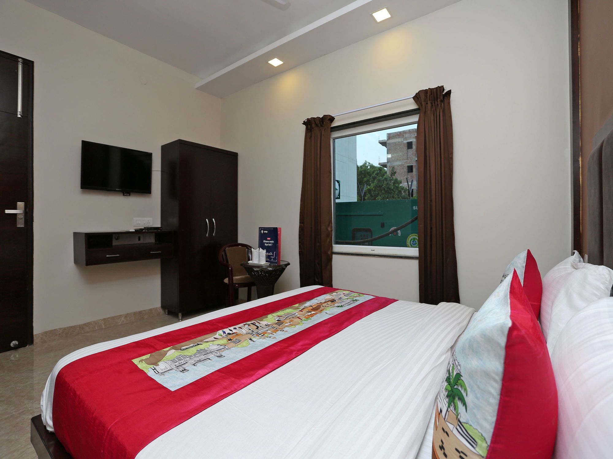 Oyo 14330 Wow Homes Hotel 3*