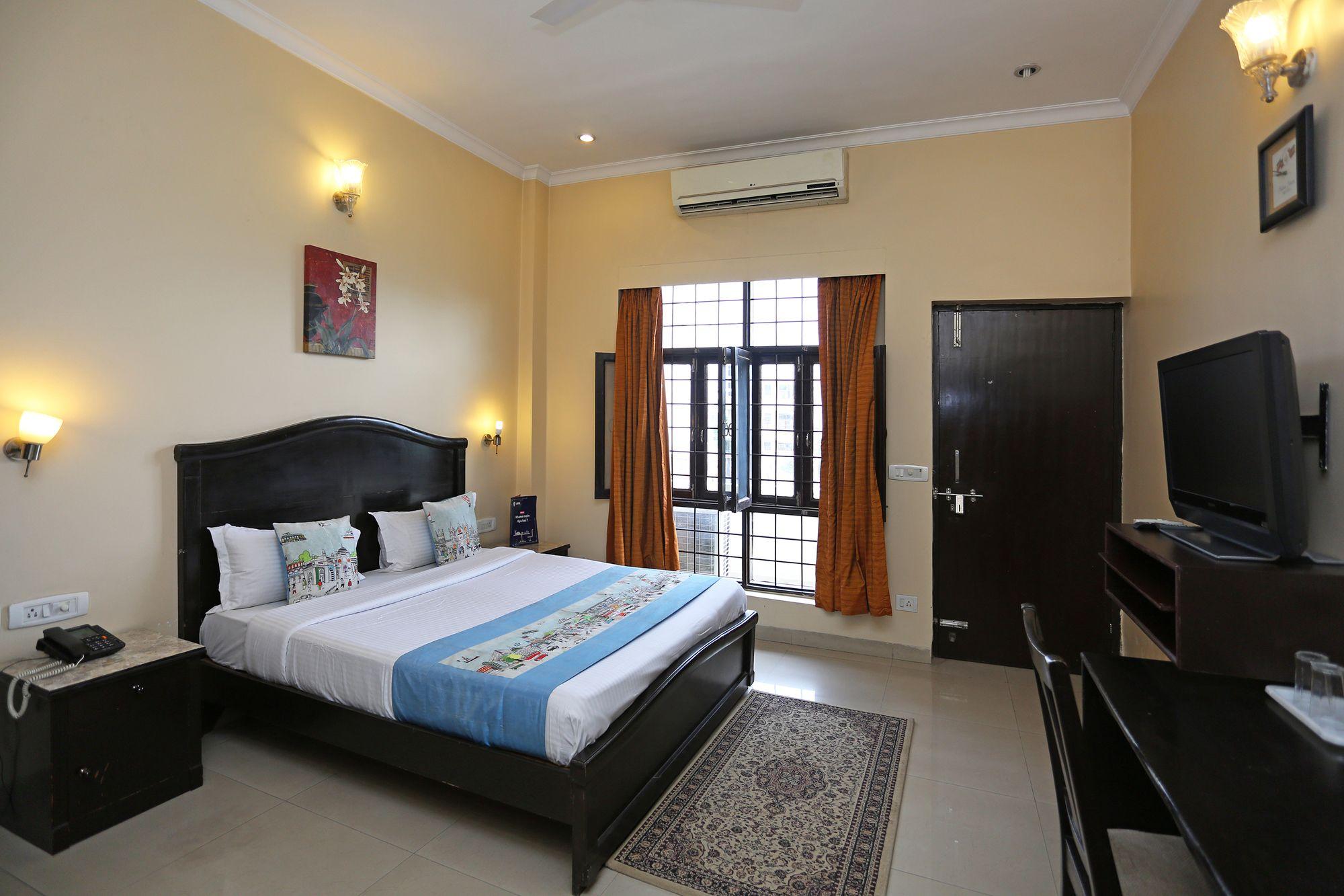 Hotel Oyo 9188 Near Dlf Phase 1