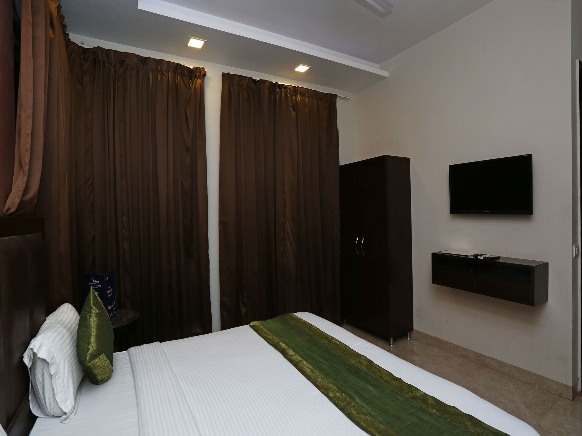 Oyo 14330 Wow Homes 3* Gurgaon