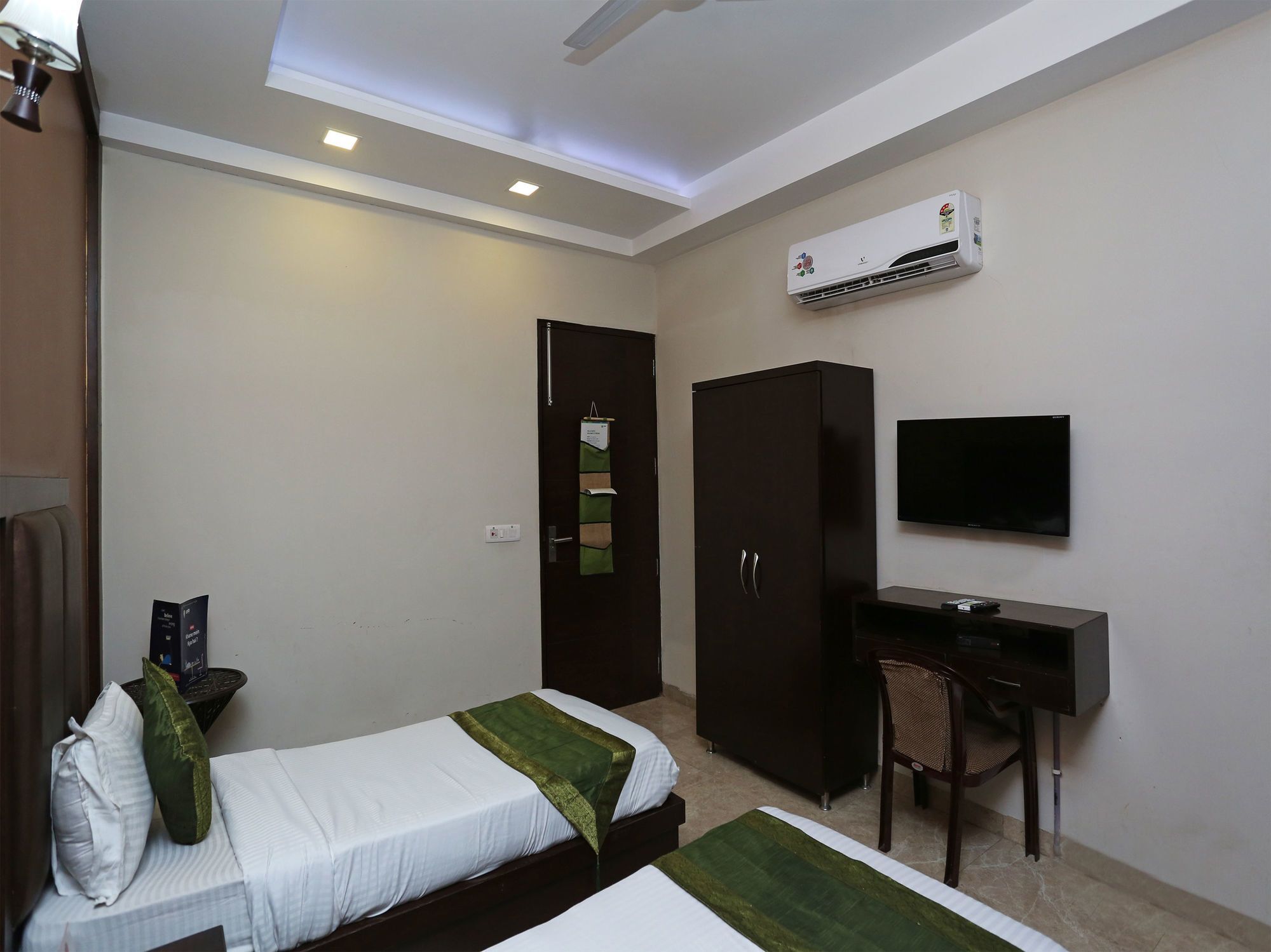 Oyo 14330 Wow Homes Gurgaon