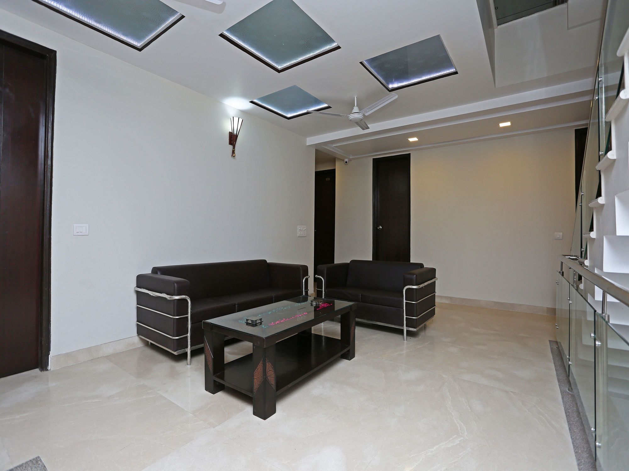 Hotel Oyo 14330 Wow Homes