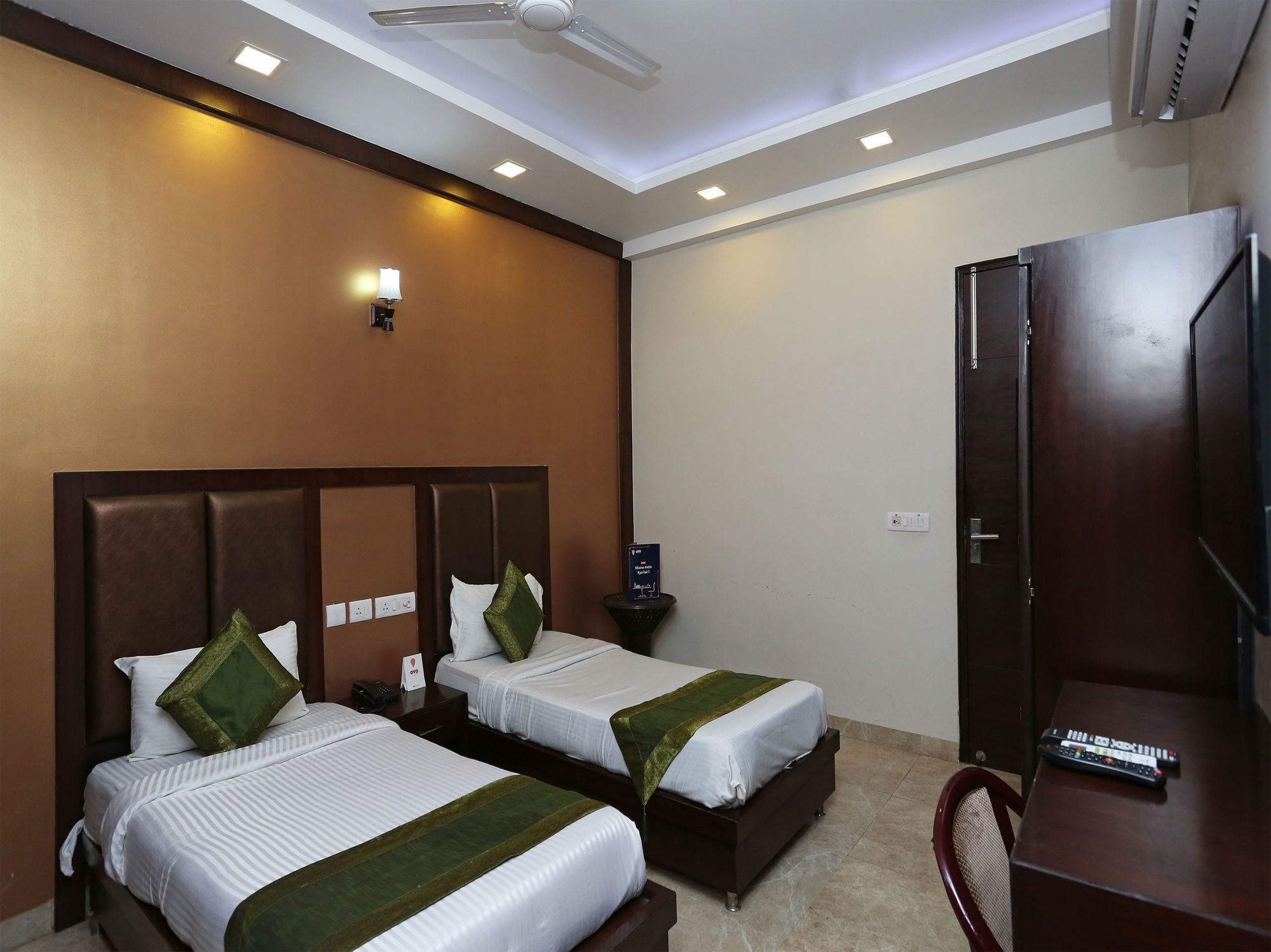 Oyo 14330 Wow Homes Hotel