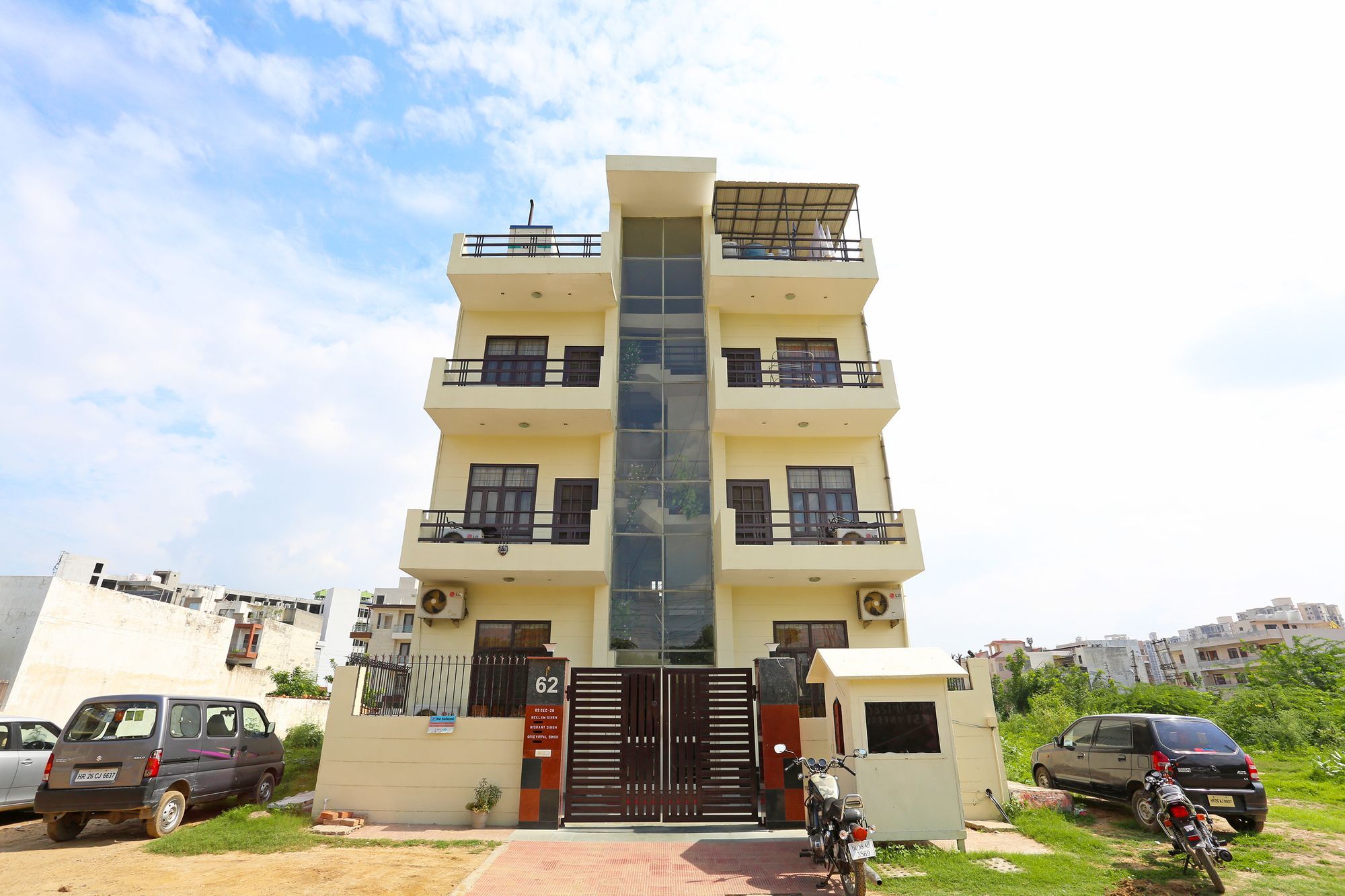 Hotel Oyo 9188 Near Dlf Phase 1 Gurgaon
