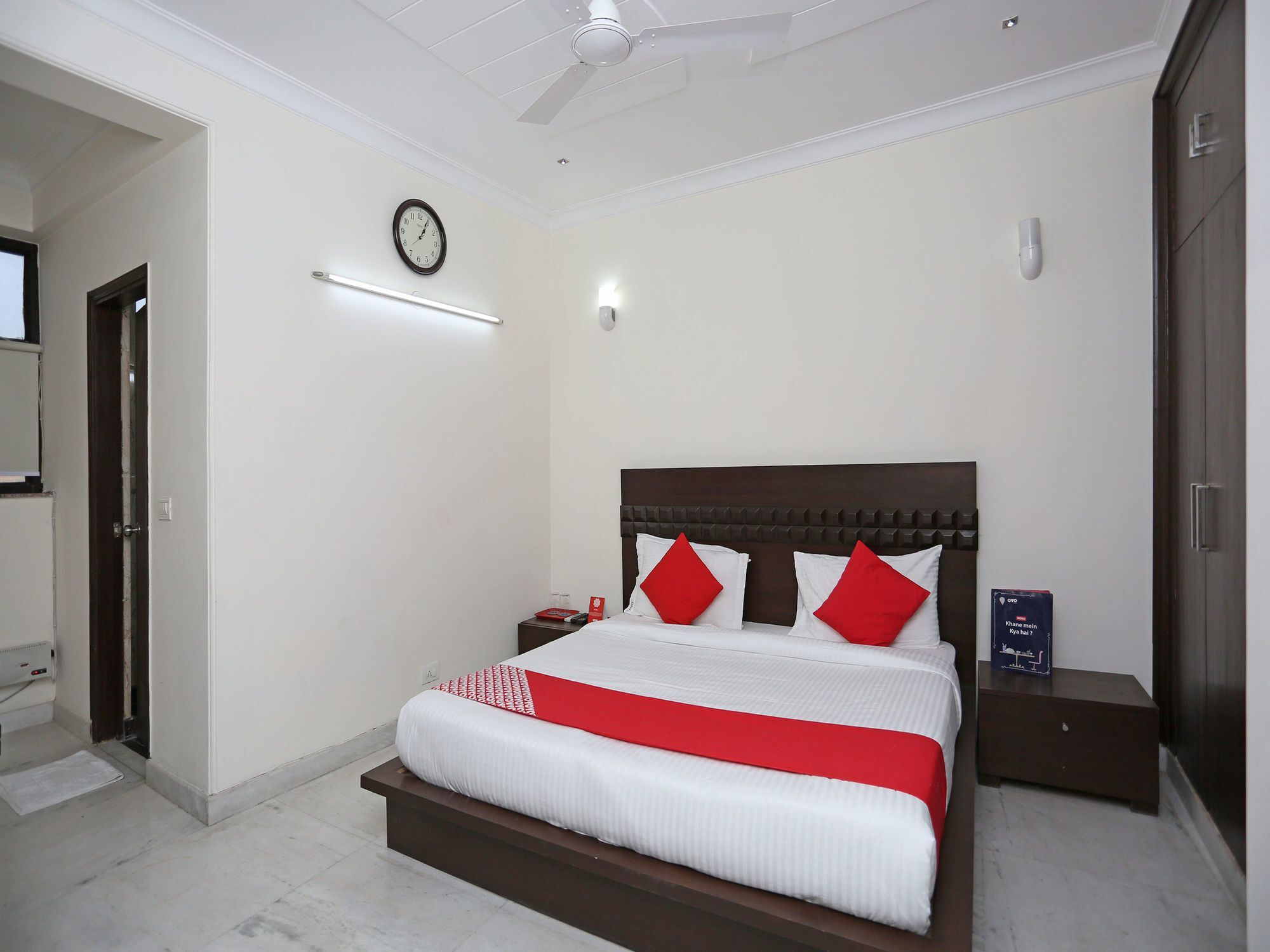 Oyo 15822 Ryan Residency