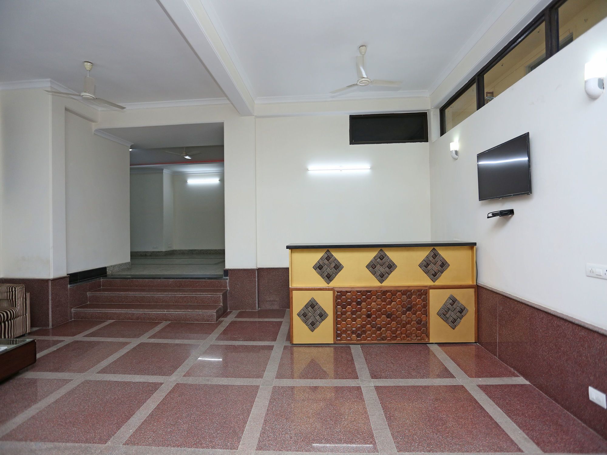 Oyo 15822 Ryan Residency
