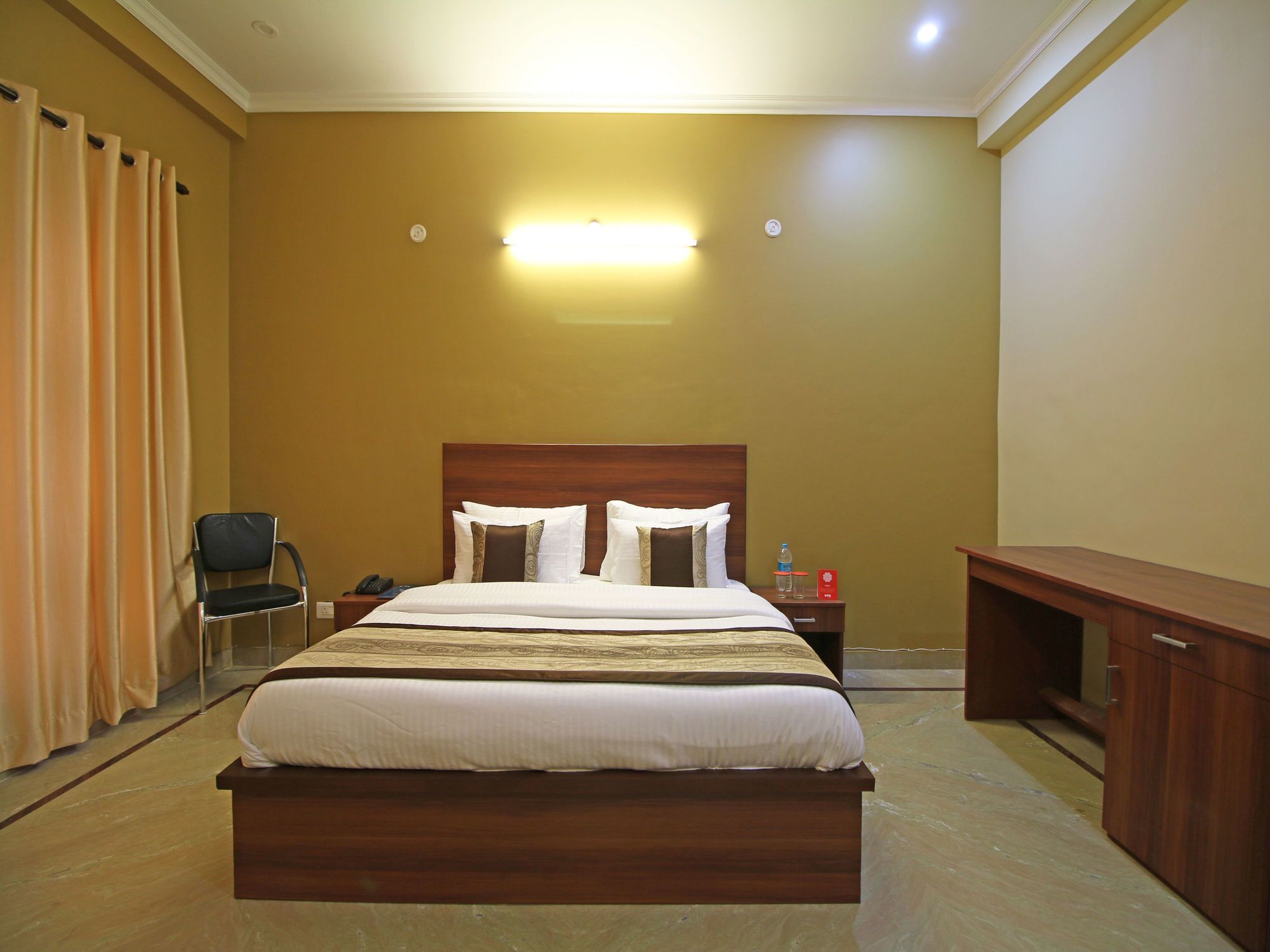 Oyo 4814 Vatika Residency