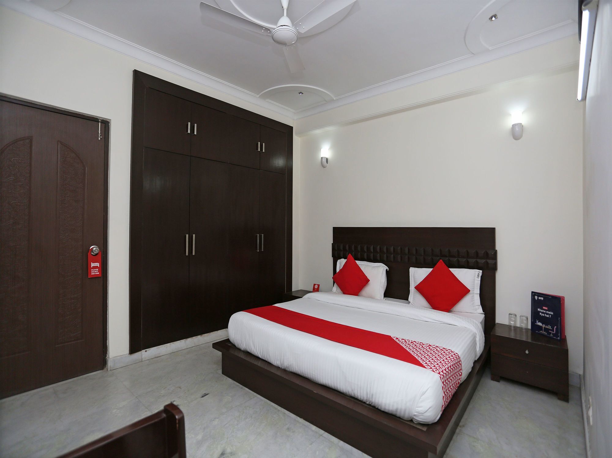 Hotel Oyo 15822 Ryan Residency