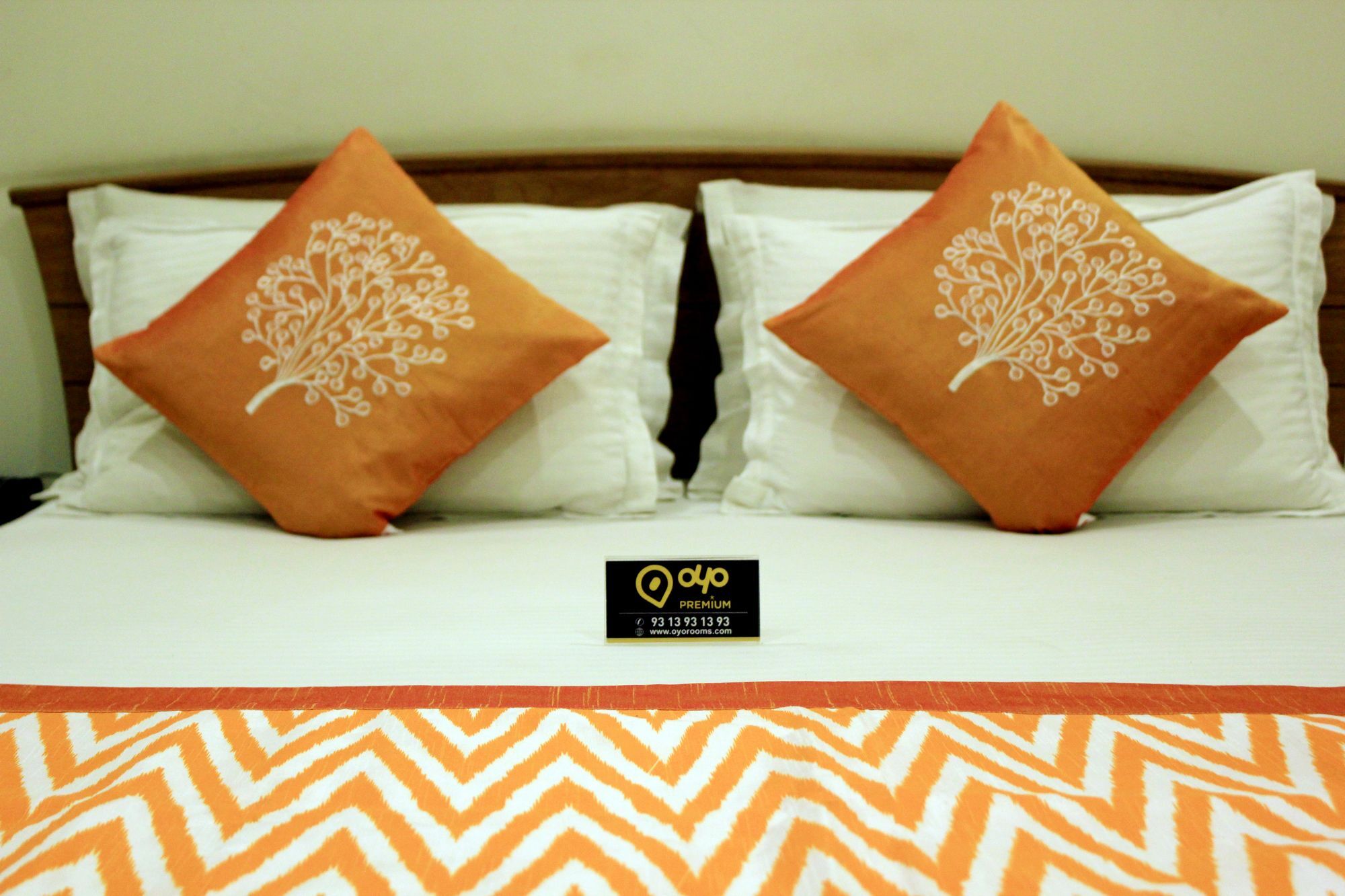 Oyo 9899 Palm Tree