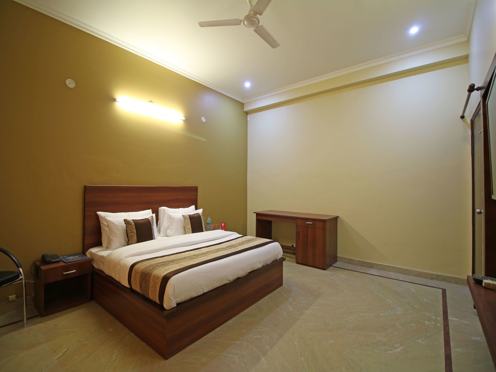 Hotel Oyo 4814 Vatika Residency 3*