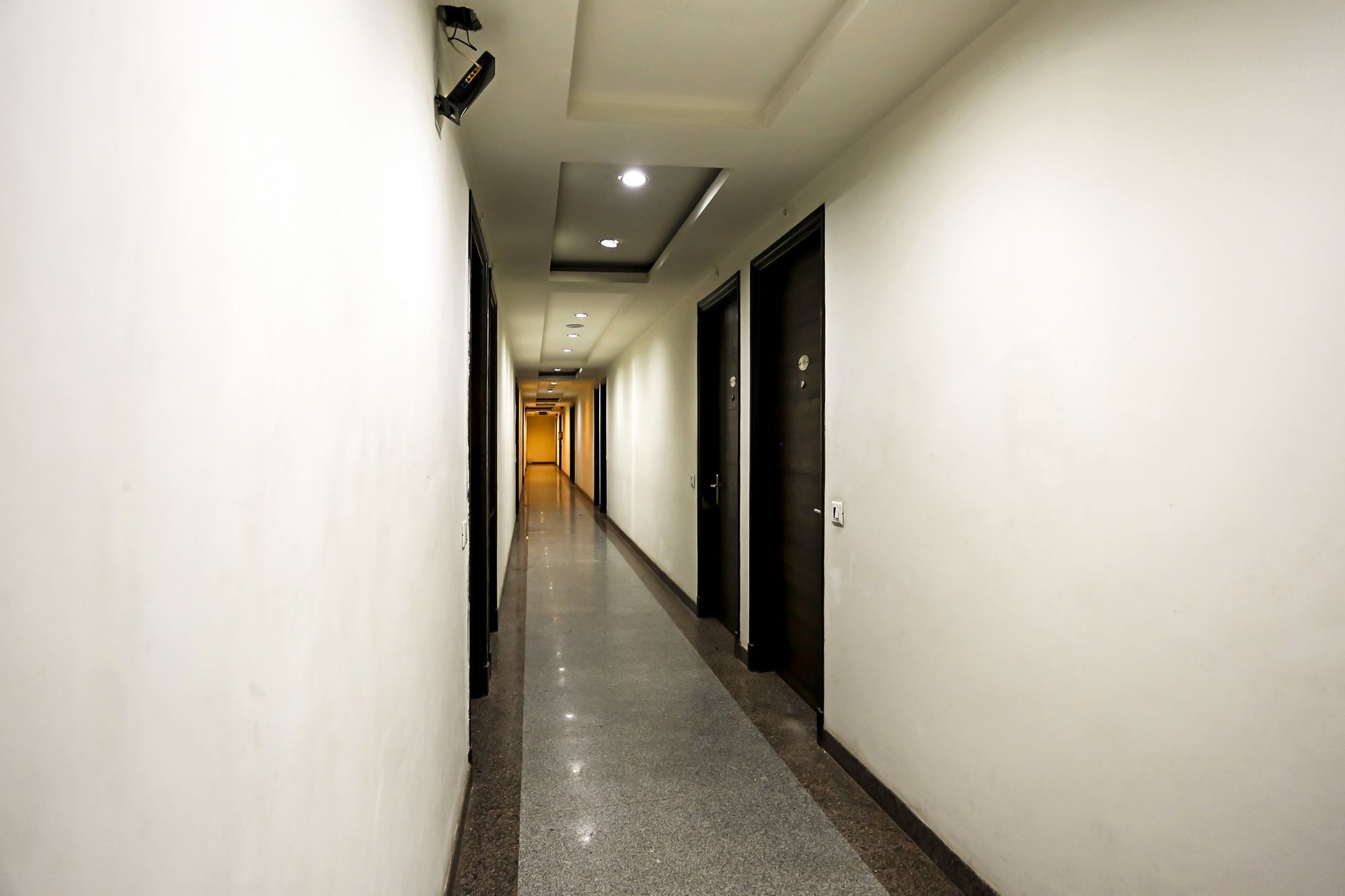 Hotel Oyo 8536 Azad Sqaure Gurgaon