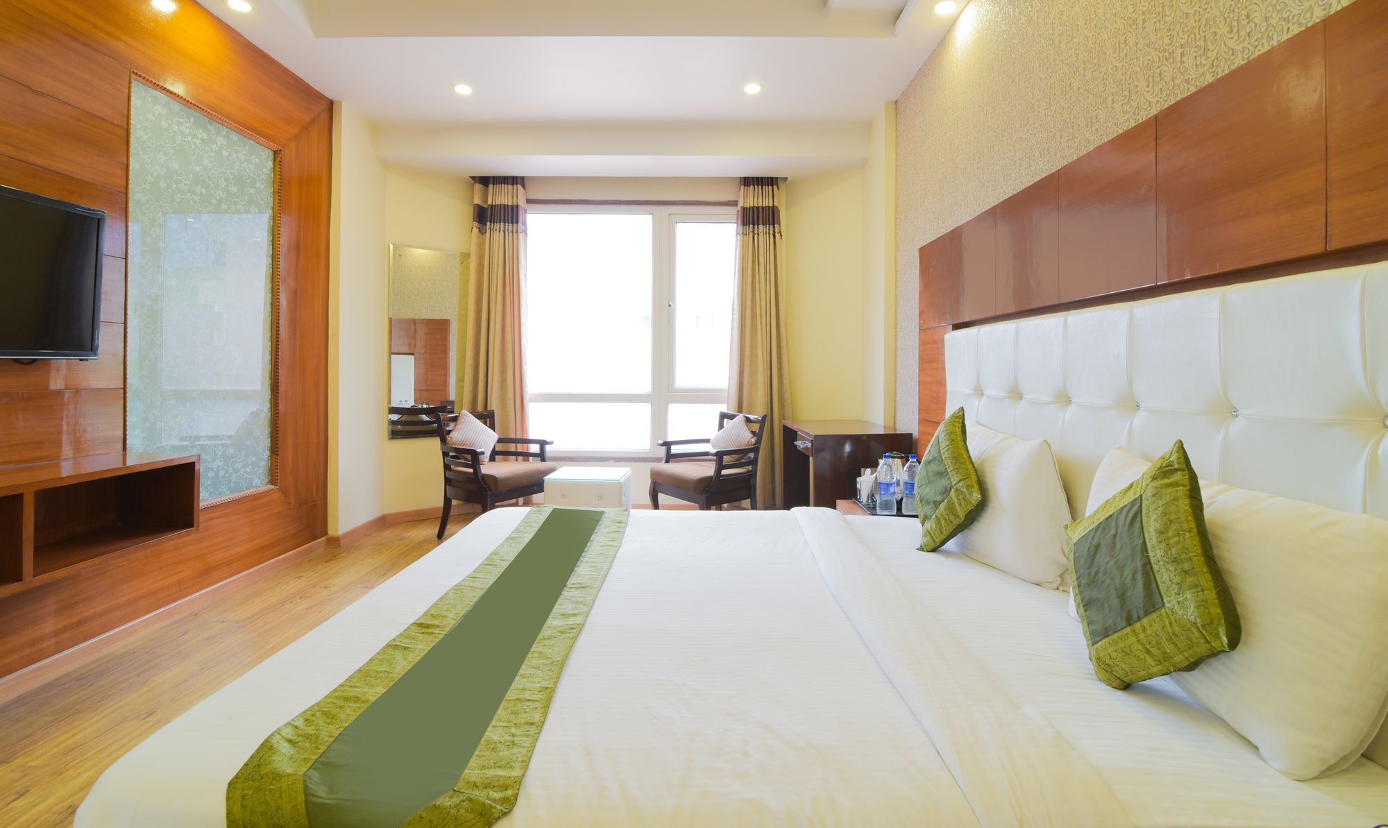 Treebo Q-cent Hotel 3*