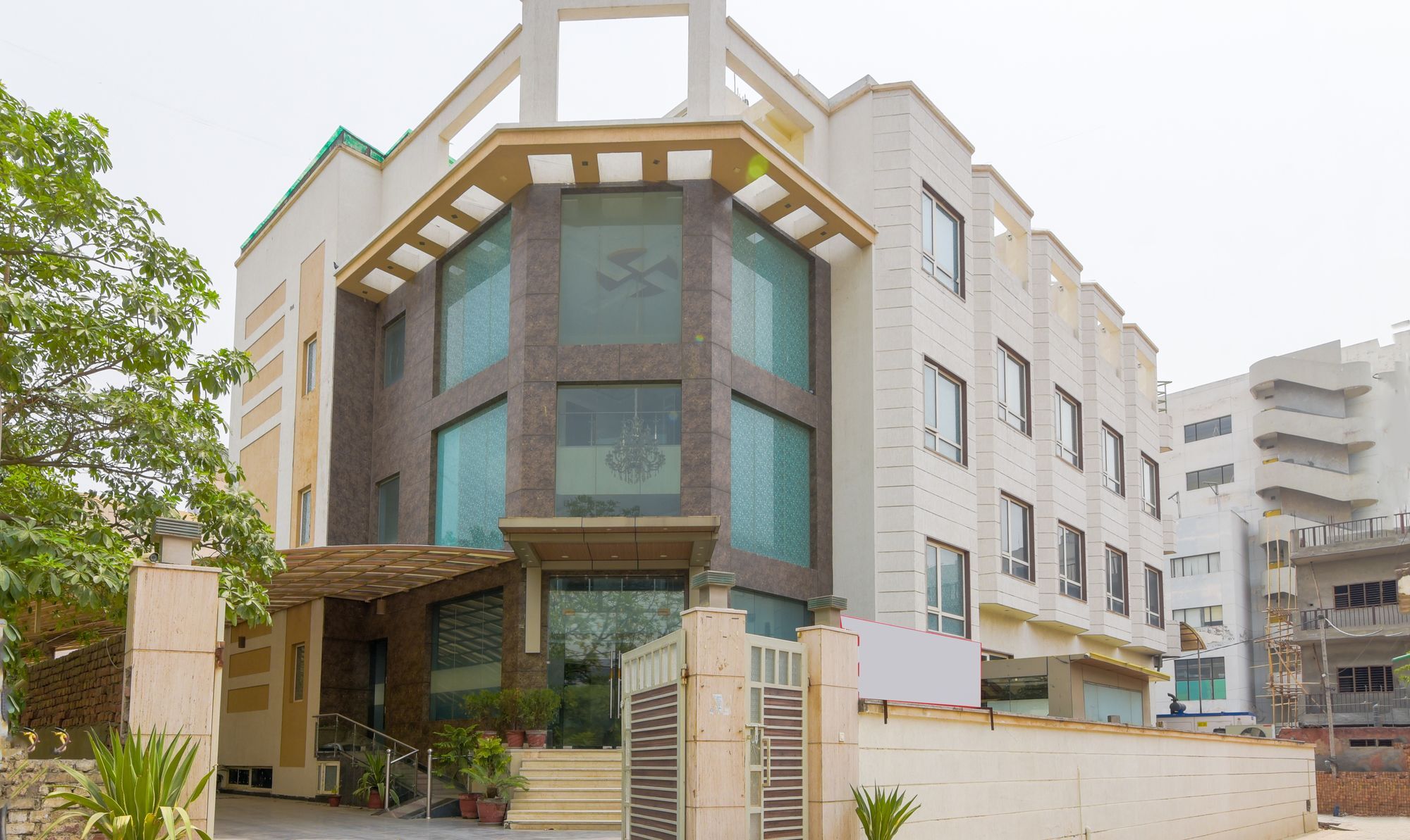 Hotel Treebo Q-cent 3*