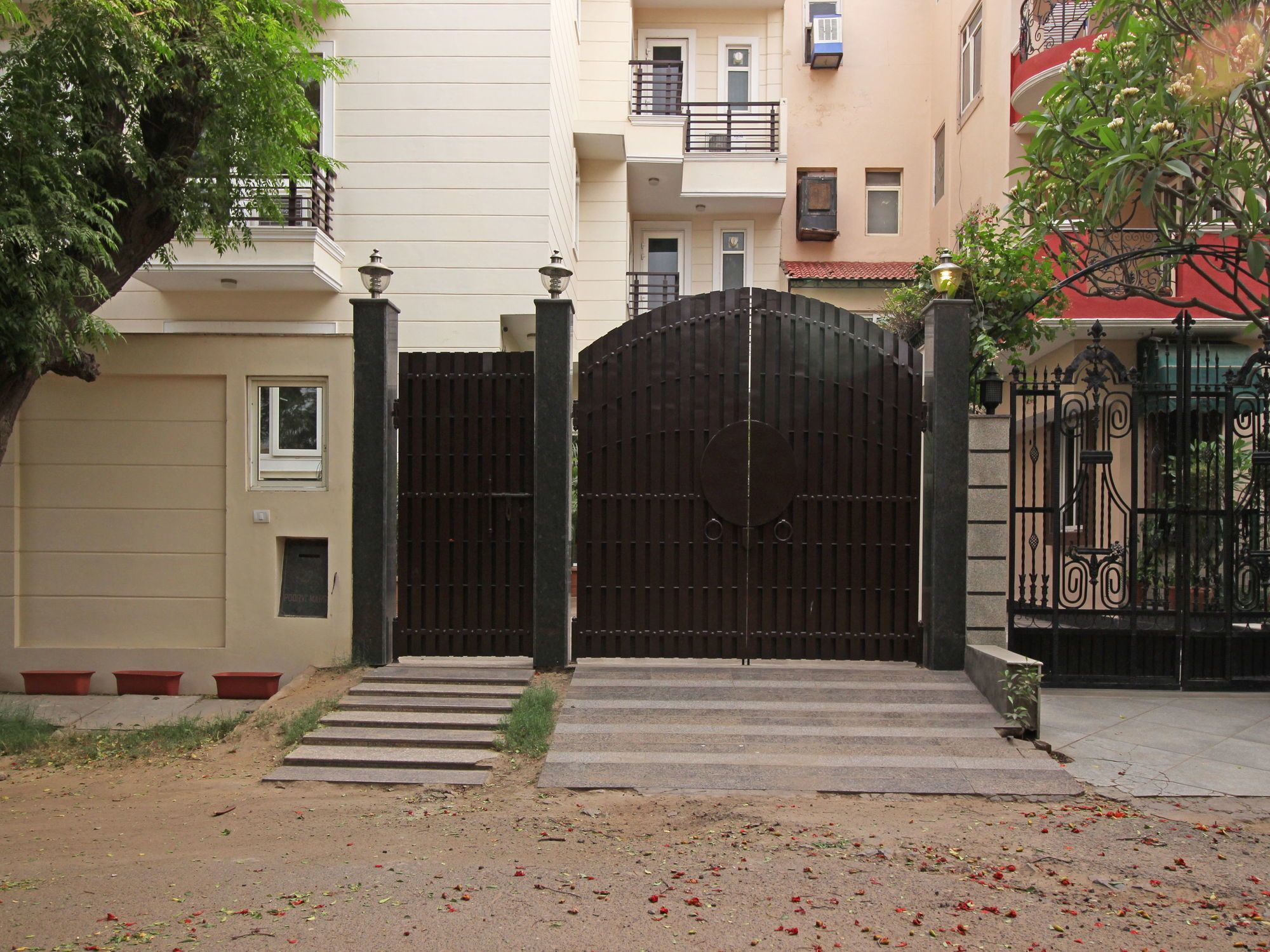 Oyo 5216 Aksh Palace Hotel 2*