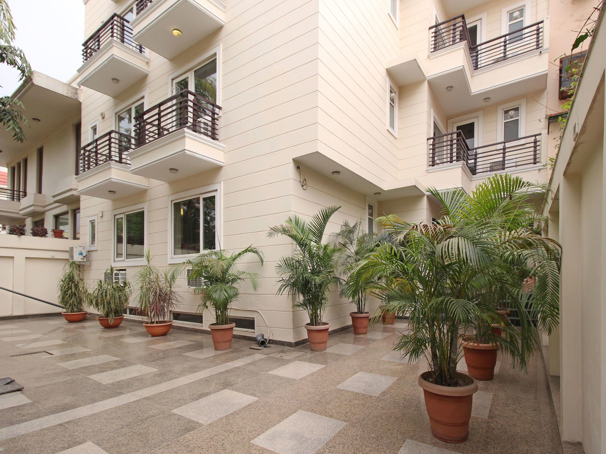 Oyo 5216 Aksh Palace 2*