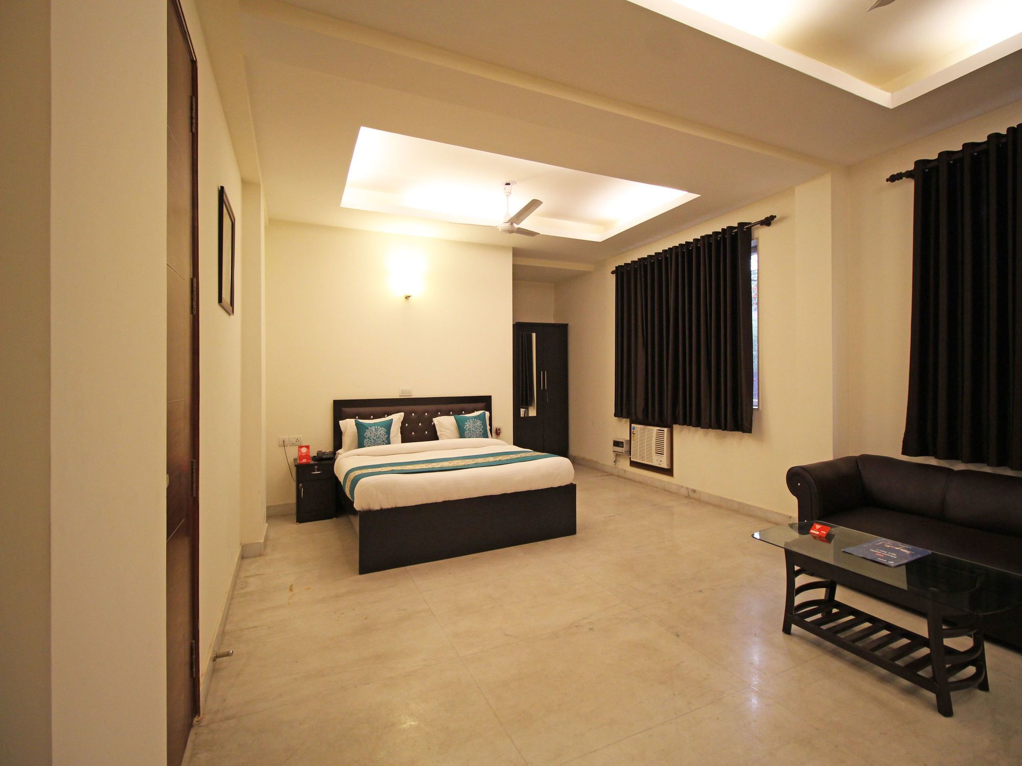 Hotel Oyo 5216 Aksh Palace 2*