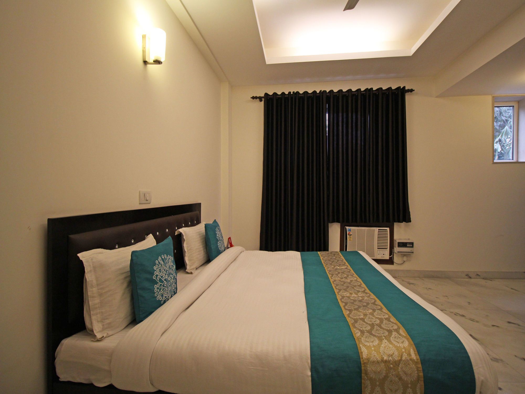 Oyo 5216 Aksh Palace 2*