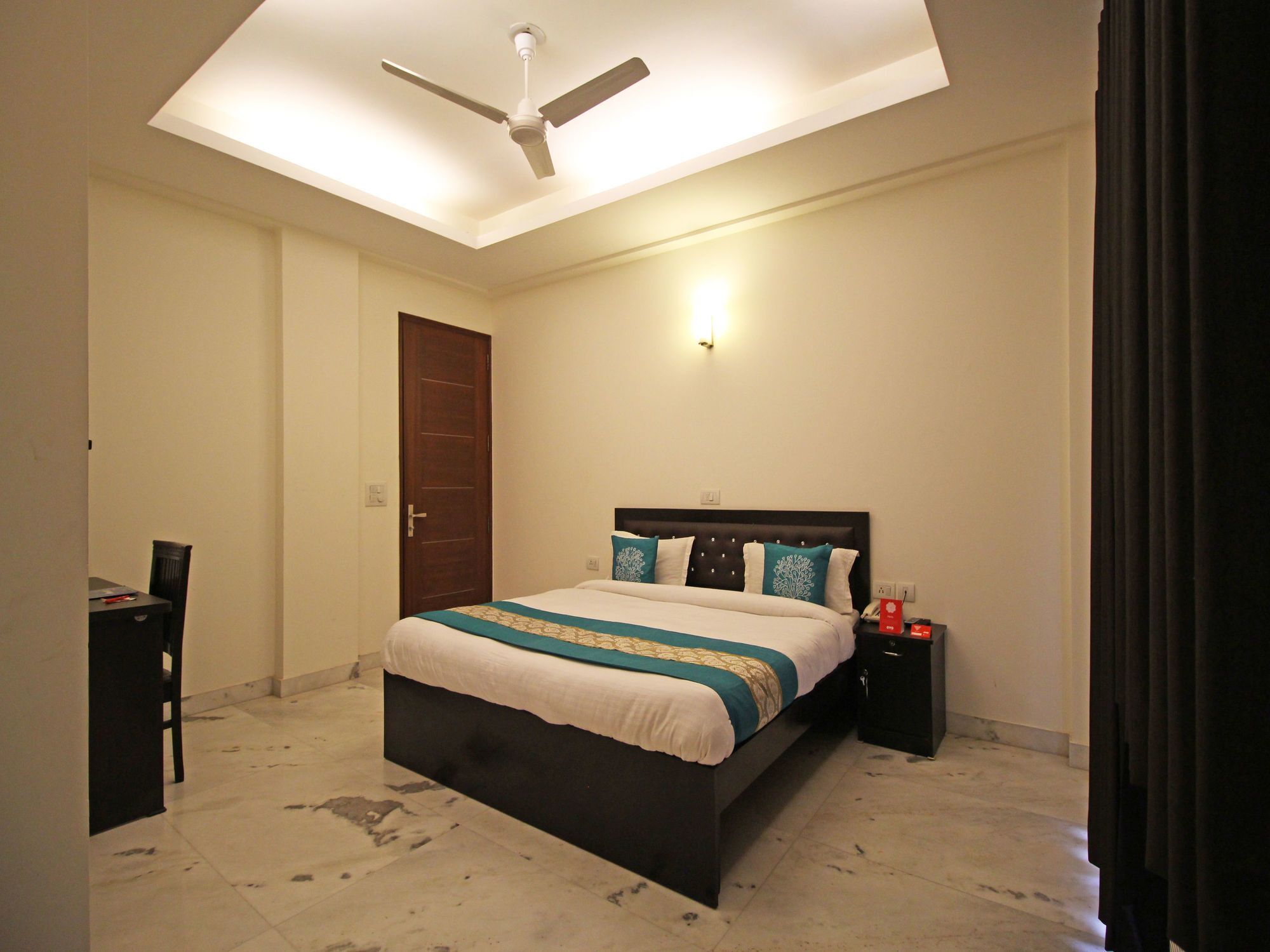 Oyo 5216 Aksh Palace Gurgaon