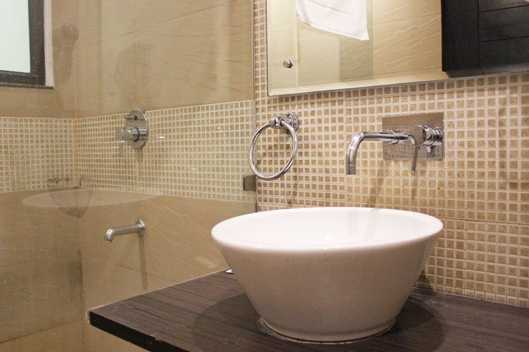 Oyo 605 Camria Gurgaon