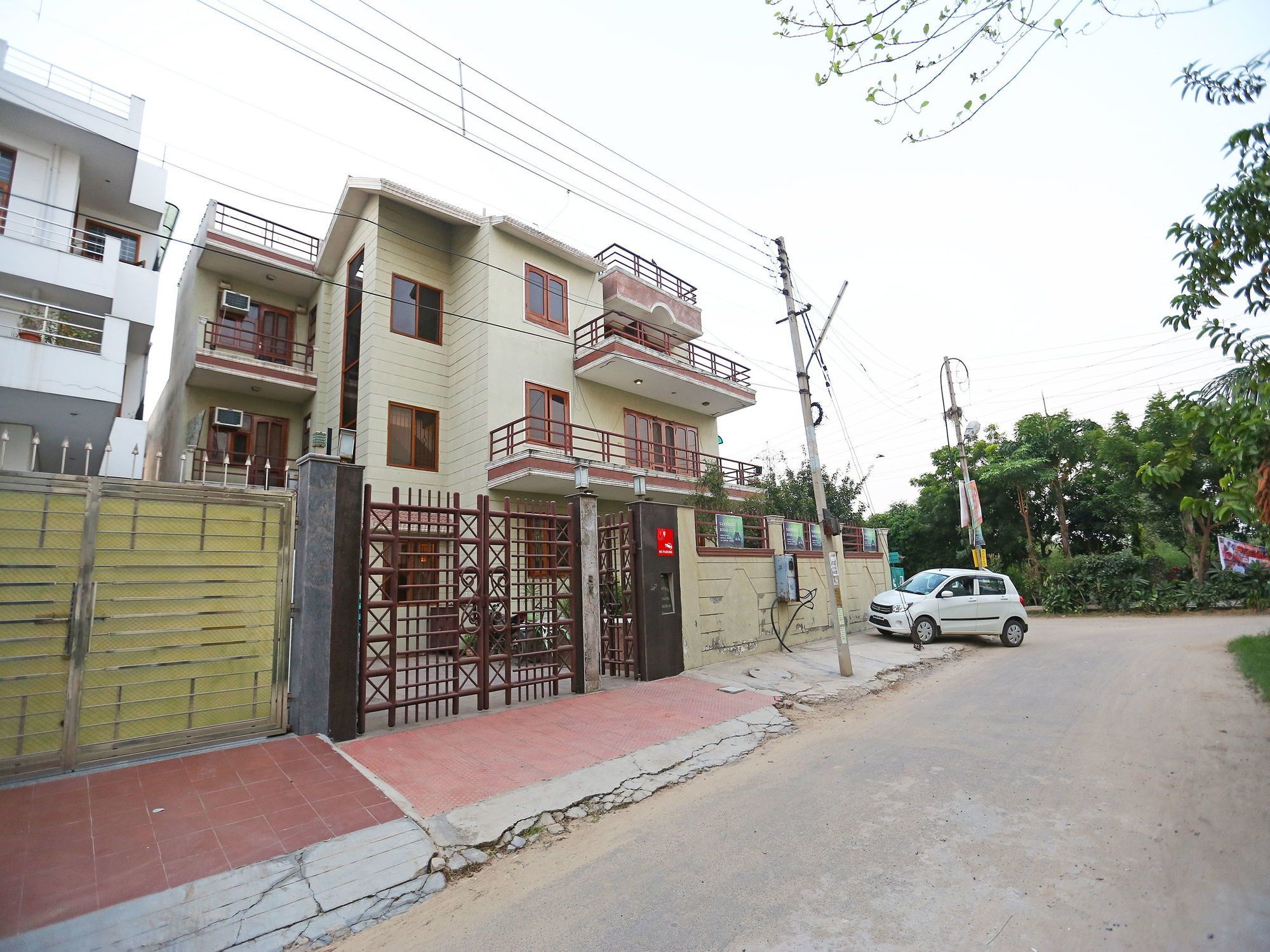 Hotel Oyo 9581 Milan Gurgaon