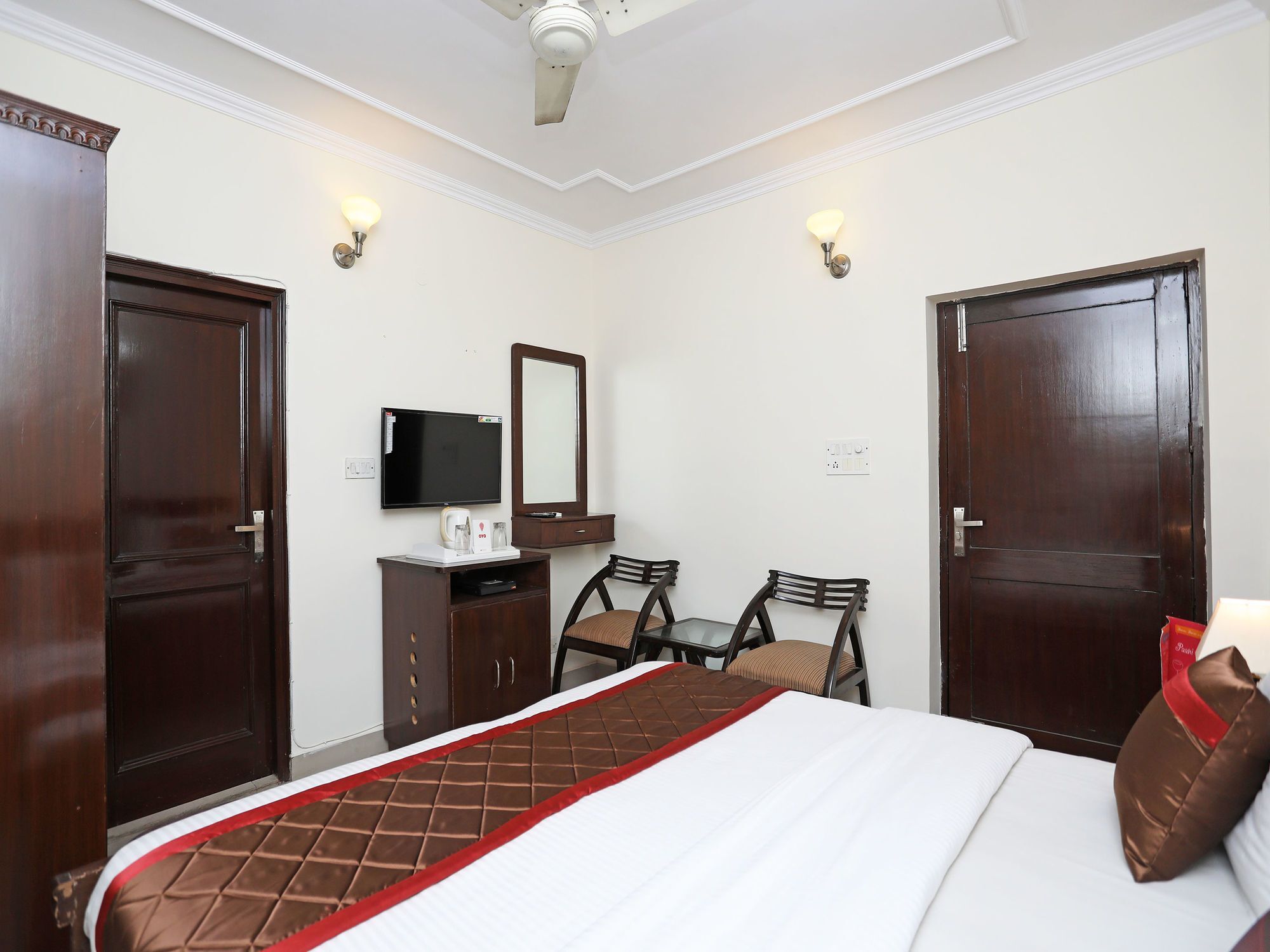Oyo 9731 Acme Residency Hotel 3*
