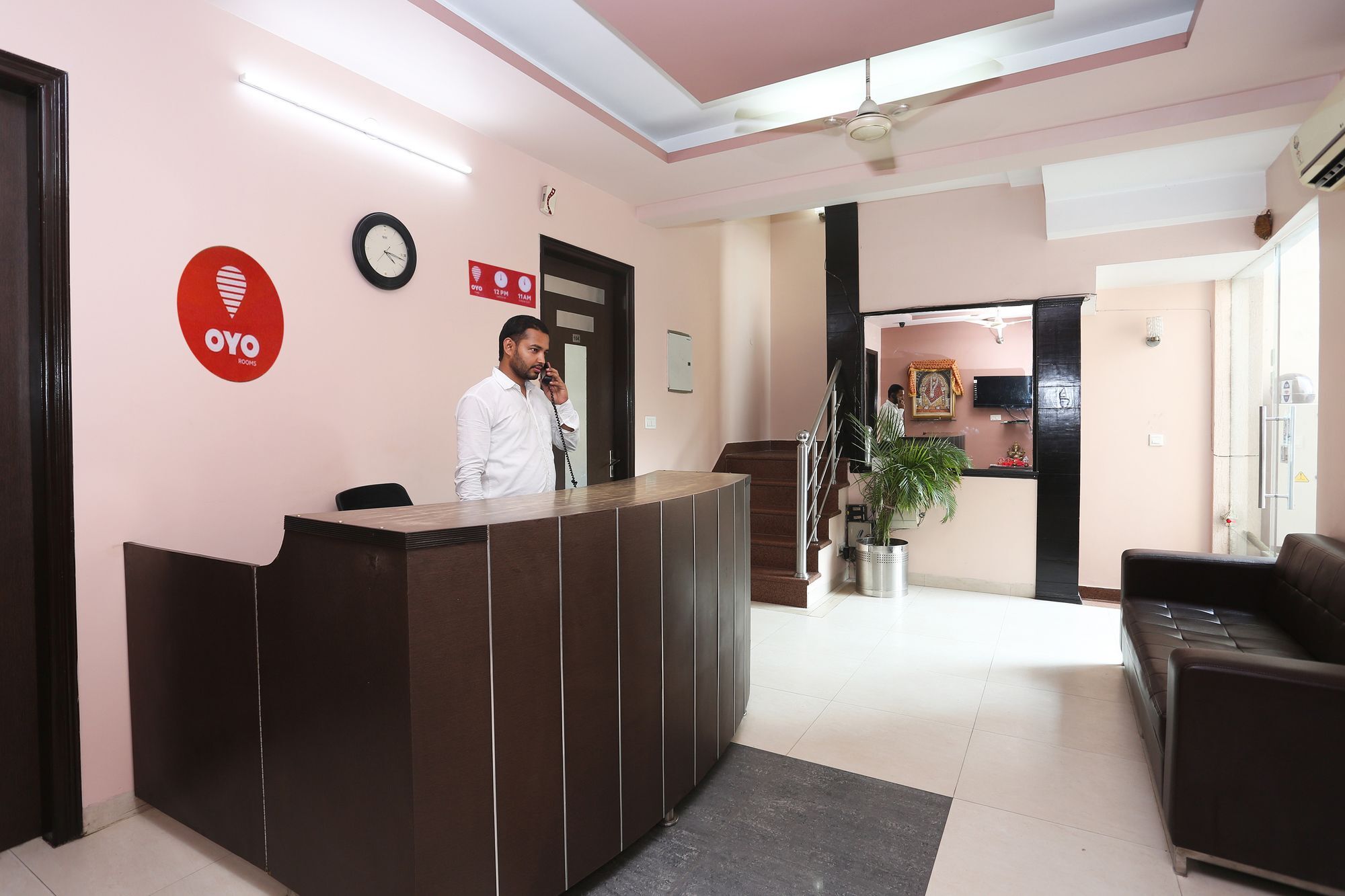 Hotel Oyo 9422 Corporate Prime 2*