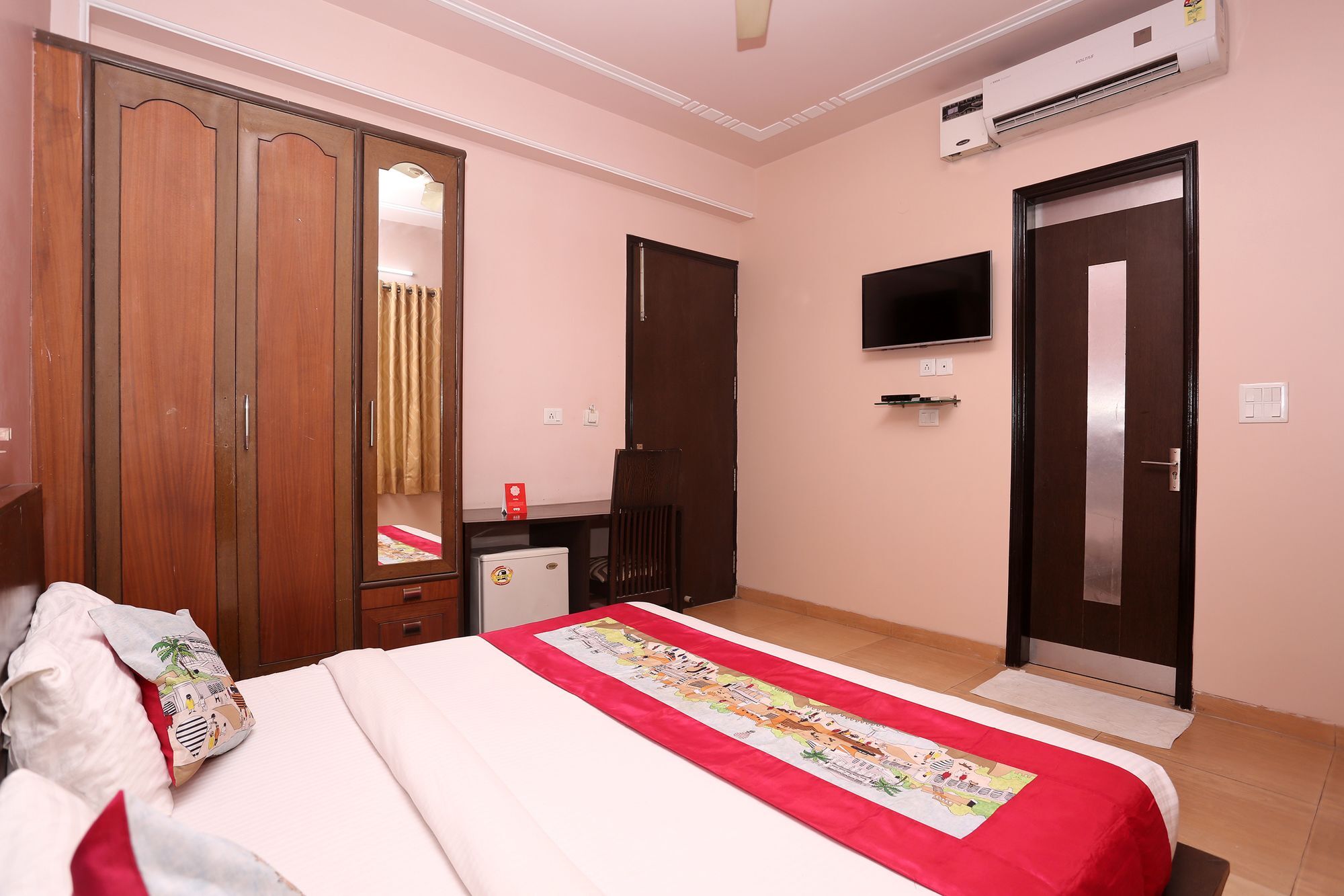 Oyo 9422 Corporate Prime Gurgaon
