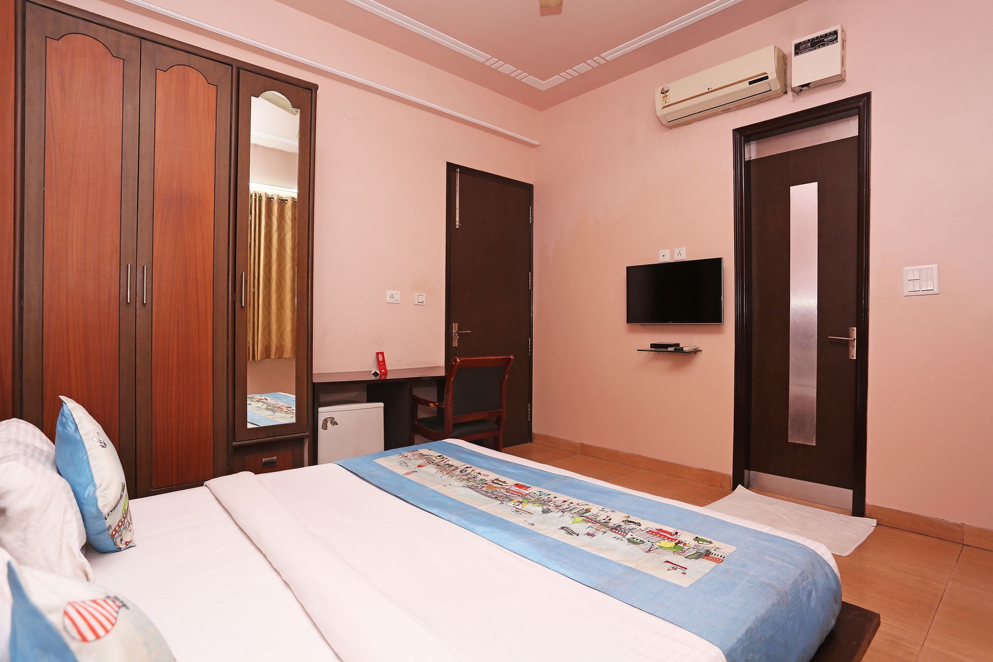 Hotel Oyo 9422 Corporate Prime Gurgaon