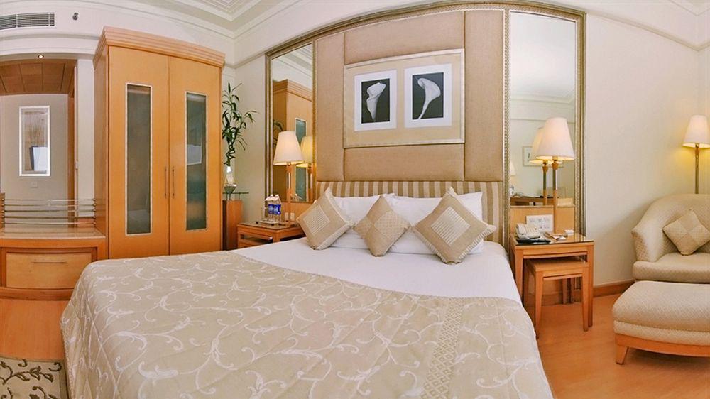 Hotel Park Plaza 4*