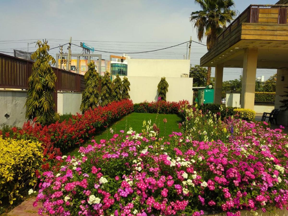 When In - Service Apartments, Next To Artemis Hospital Gurgaon