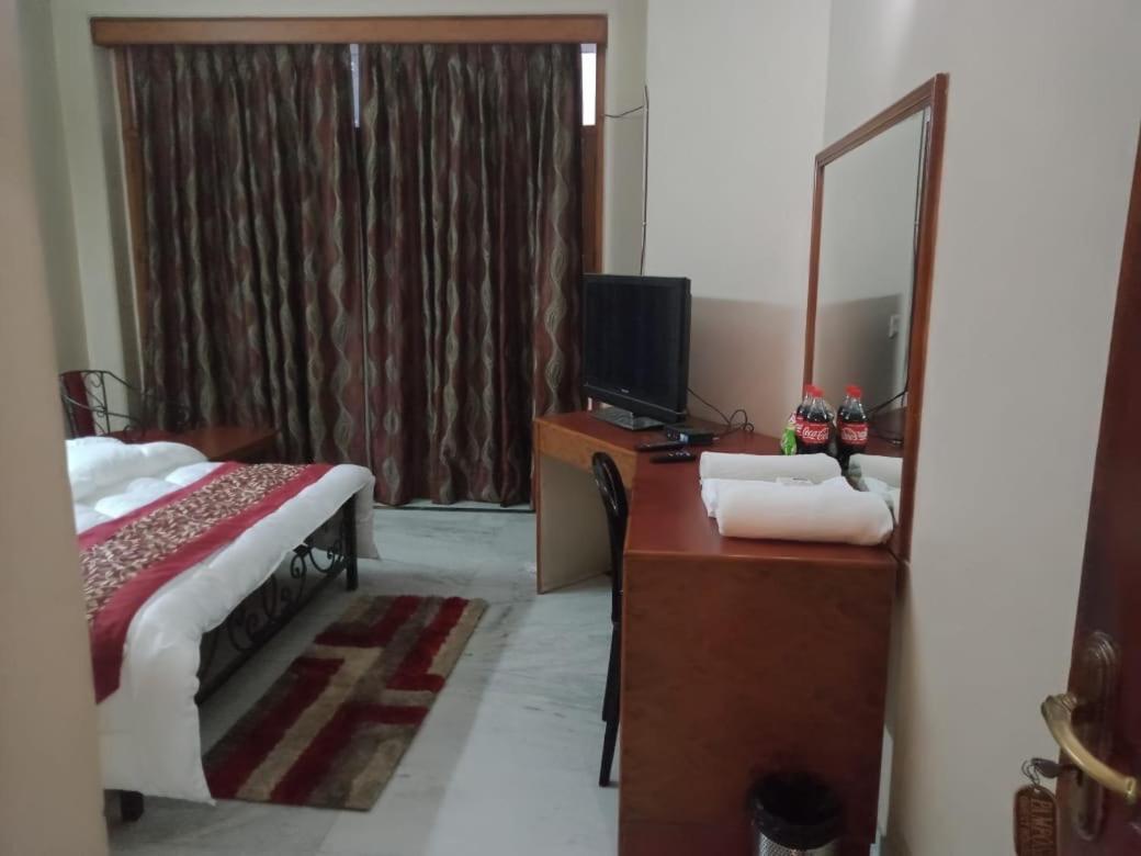 Pamposh Guest House, Guest house