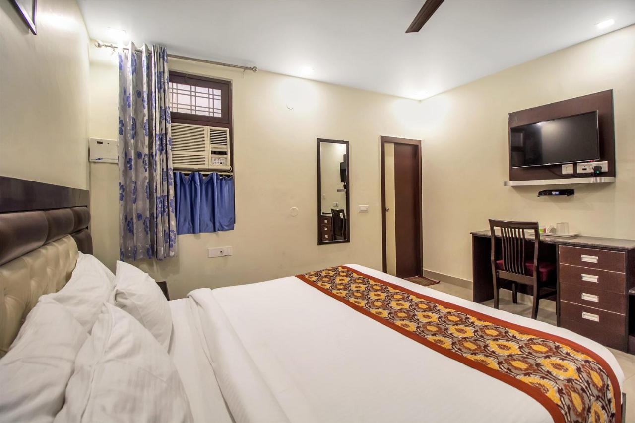 Oyo 8927 Us Executive 3* Gurgaon
