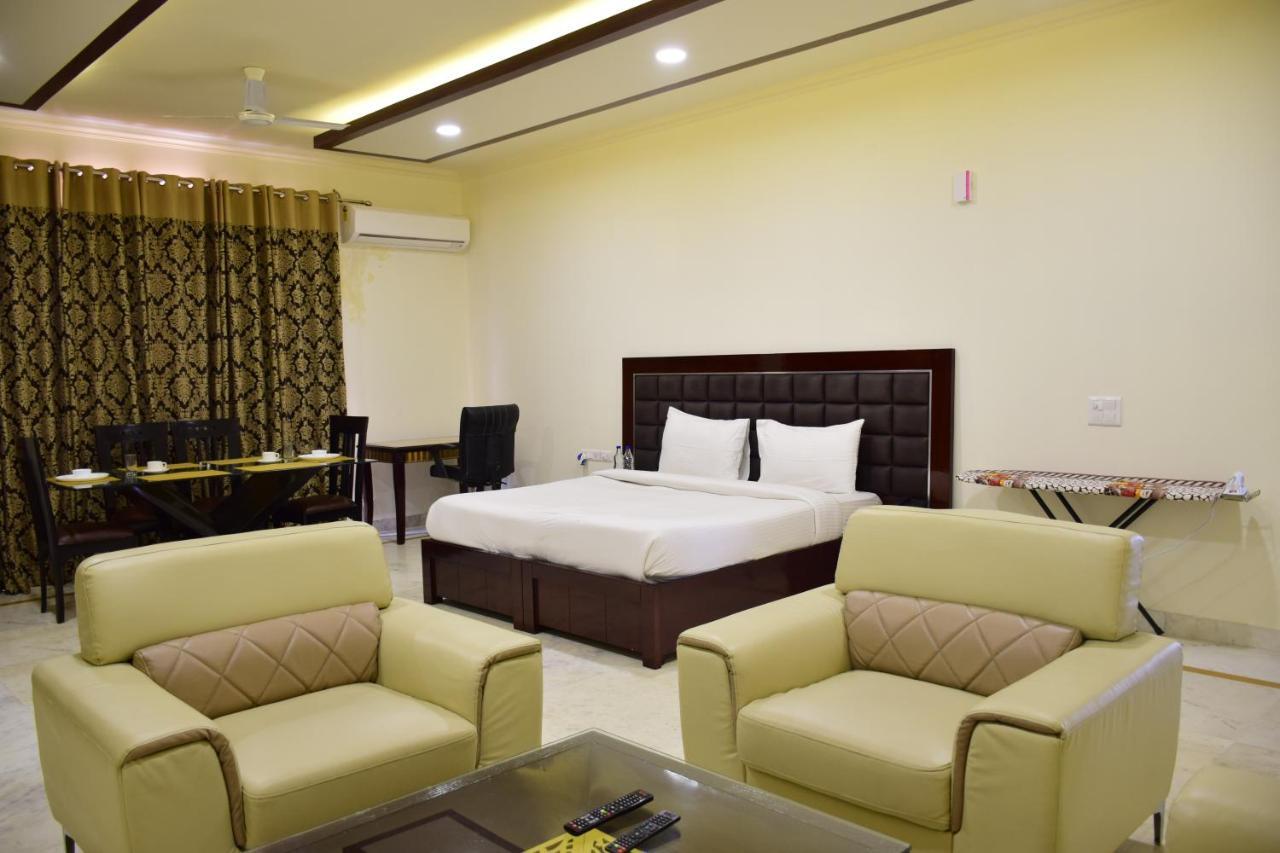 When In - Service Apartments, Next To Artemis Hospital Hotel 3*