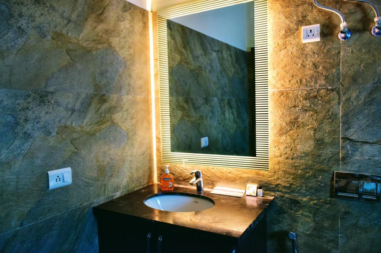 When In - Service Apartments, Next To Artemis Hospital Hotel 3*