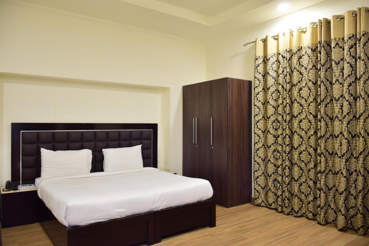 When In - Service Apartments, Next To Artemis Hospital