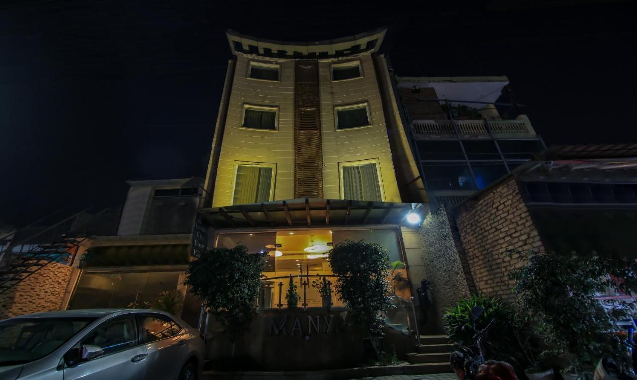Manyaa Hotel 3*