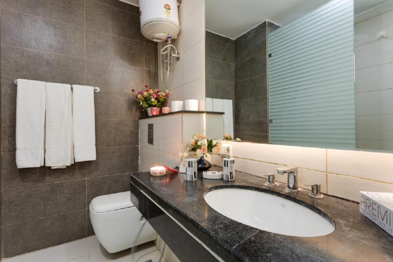 Hostie Eshana - Stylish 2bhk Duplex Near Golf Course Road Gurgaon