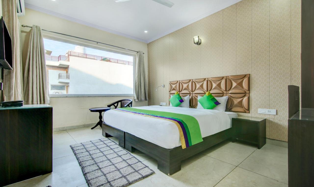 Treebo Trend Blooms Premium Hotel 3*