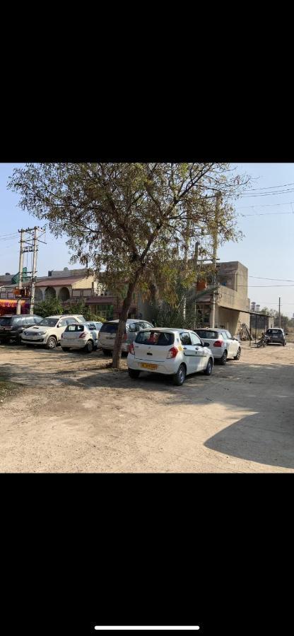 Mufis Homestay, Emerald Compound, New Palam Vihar-2 Gurgaon