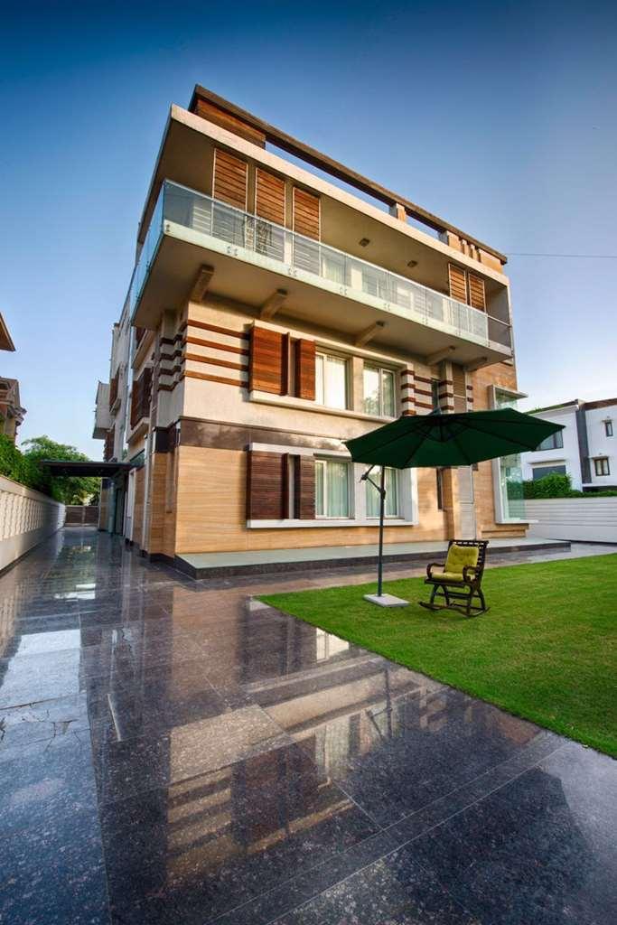 Hotel Stately Nh8 Gurgaon