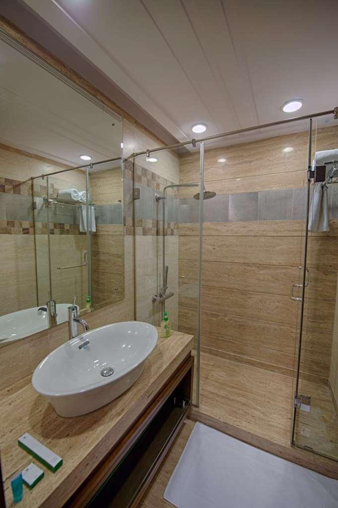 Stately Nh8 Hotel Gurgaon