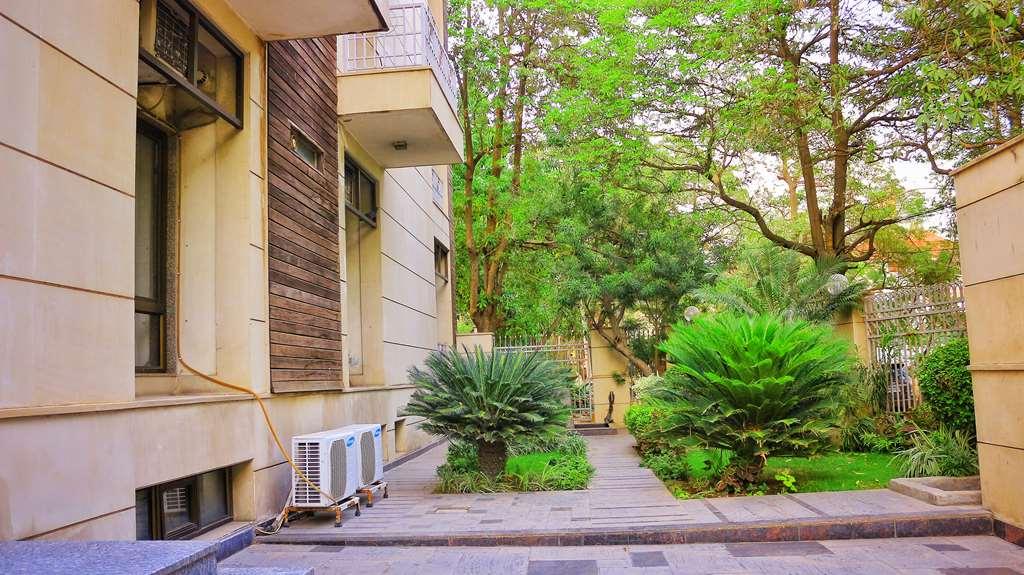 Stately Mg Road Hotel 3*