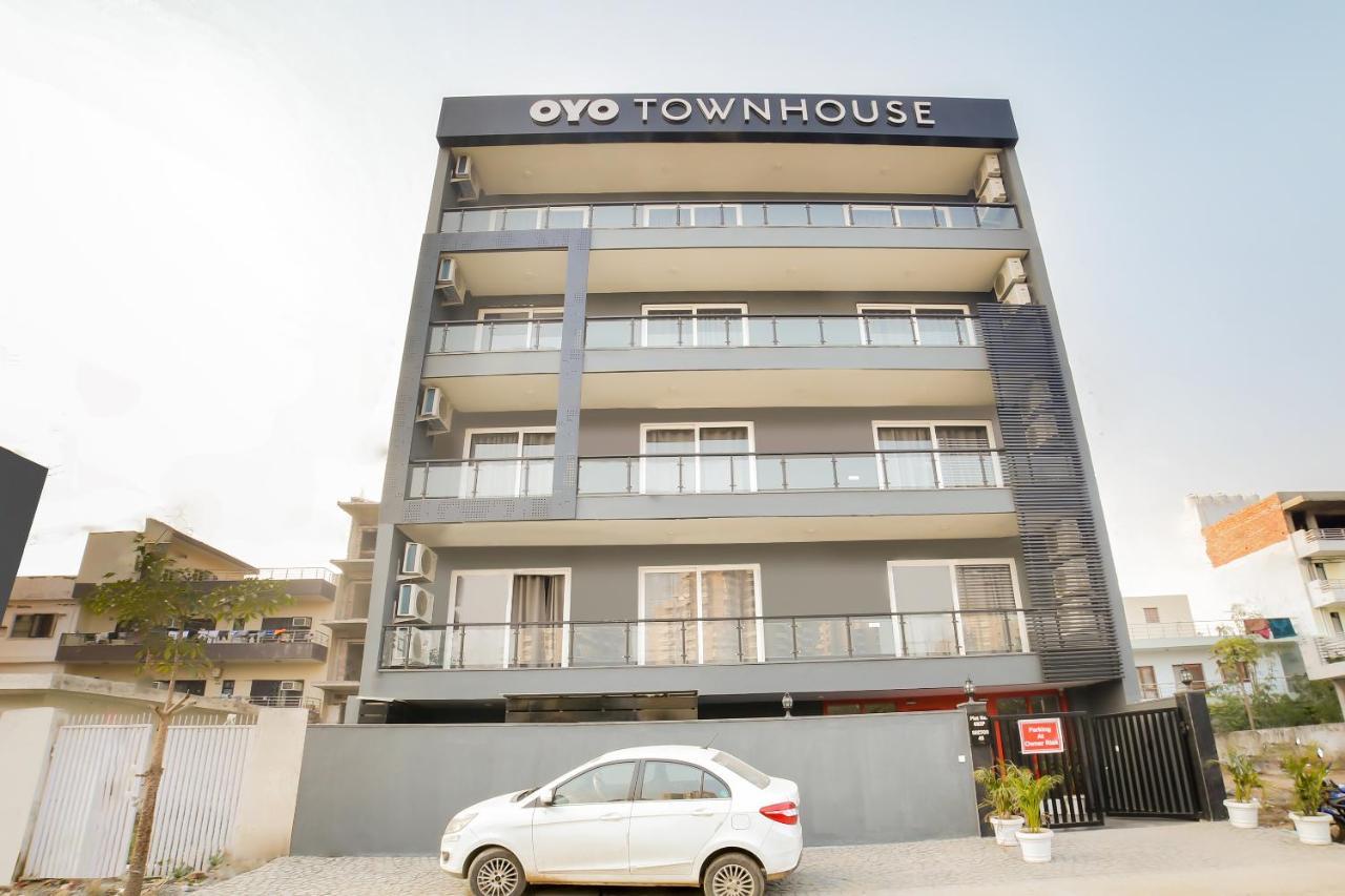 Oyo Townhouse 223 Kanhai Chowk Sector 45 Gurgaon