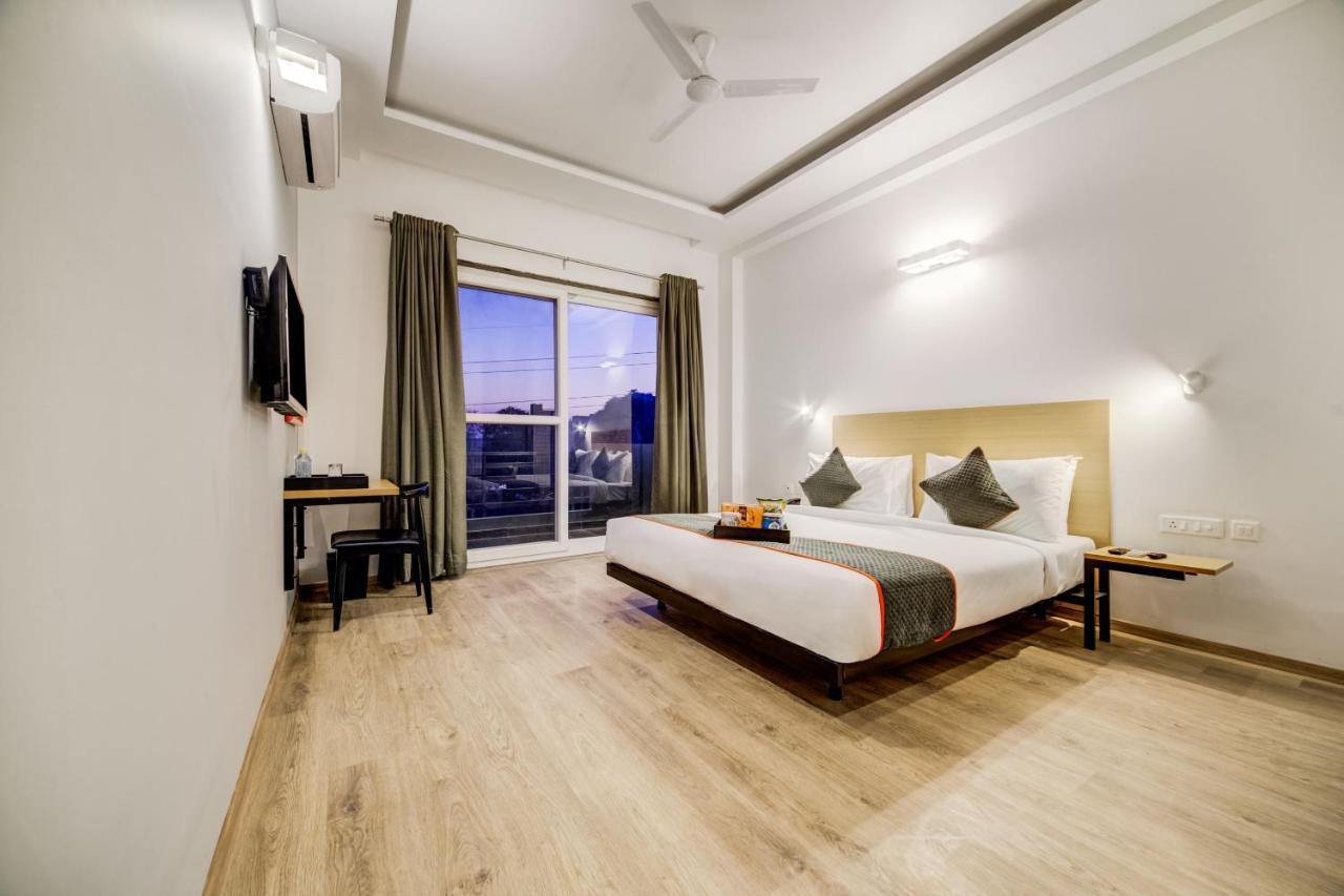 Hotel Super Oyo Townhouse 1251 Luxury Gurgaon