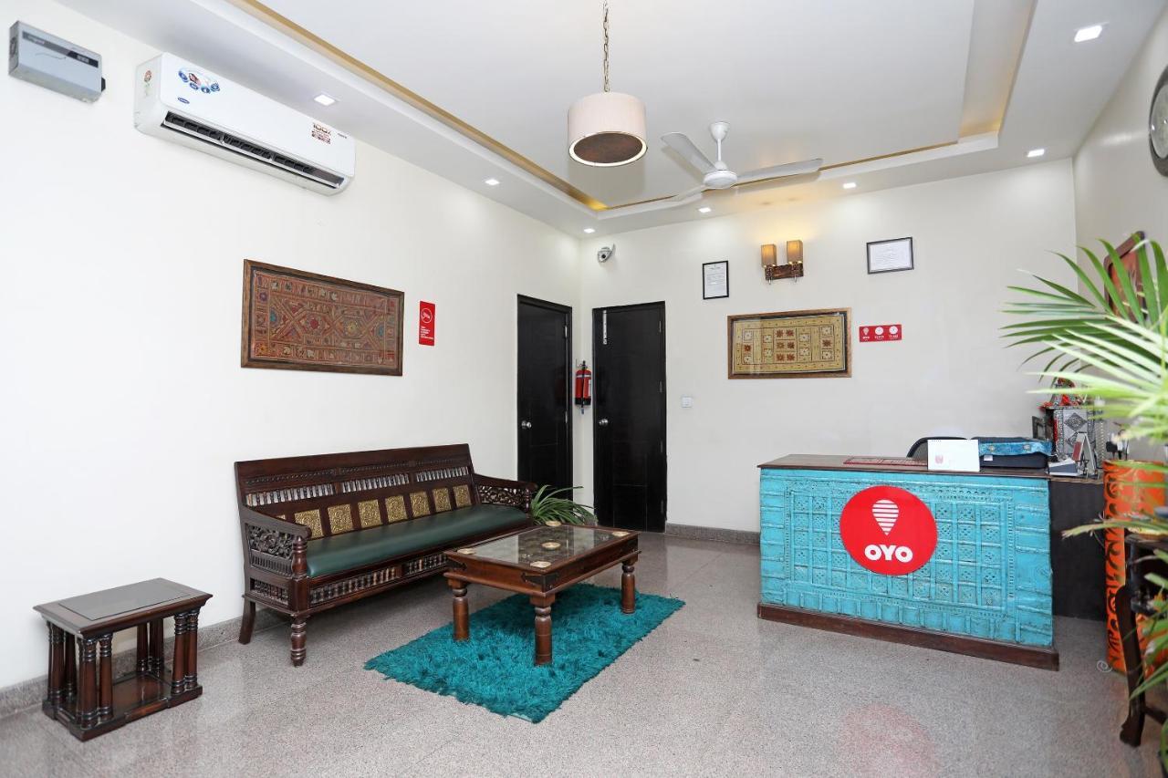 Hotel Oyo 10028 Lotus Panache 3*