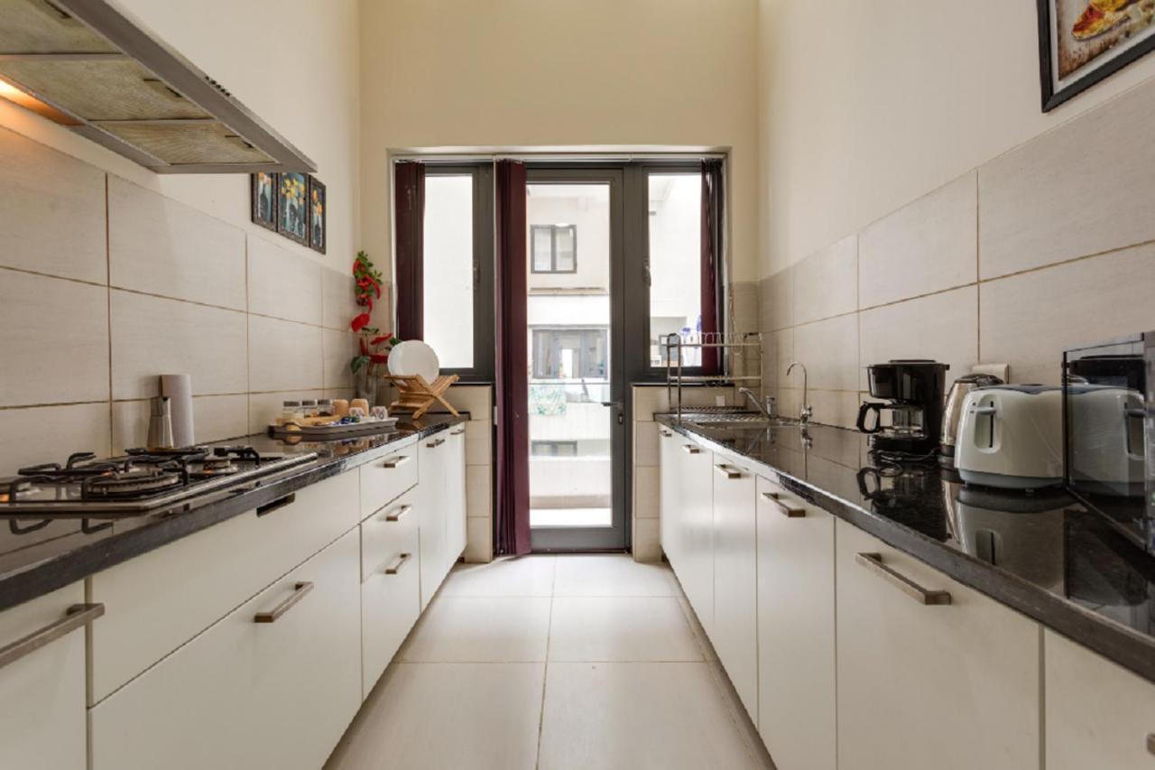Apartment Hostie Eshana - Stylish 2bhk Duplex Near Golf Course Road *